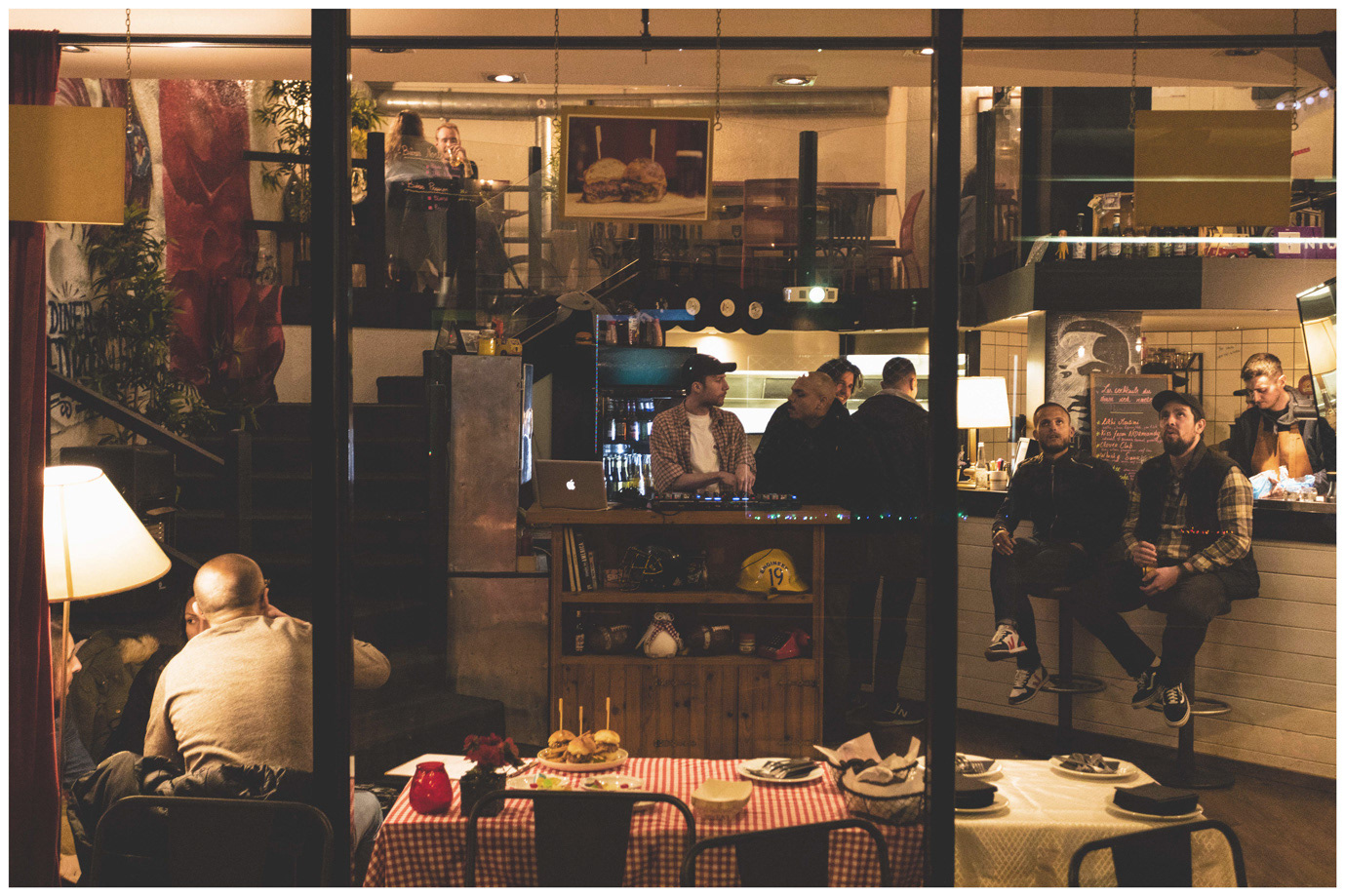 Rouen, Red Rooster