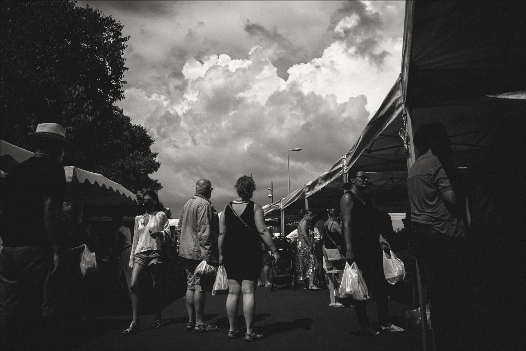 Vendargues, Nuages étranges sur le marché