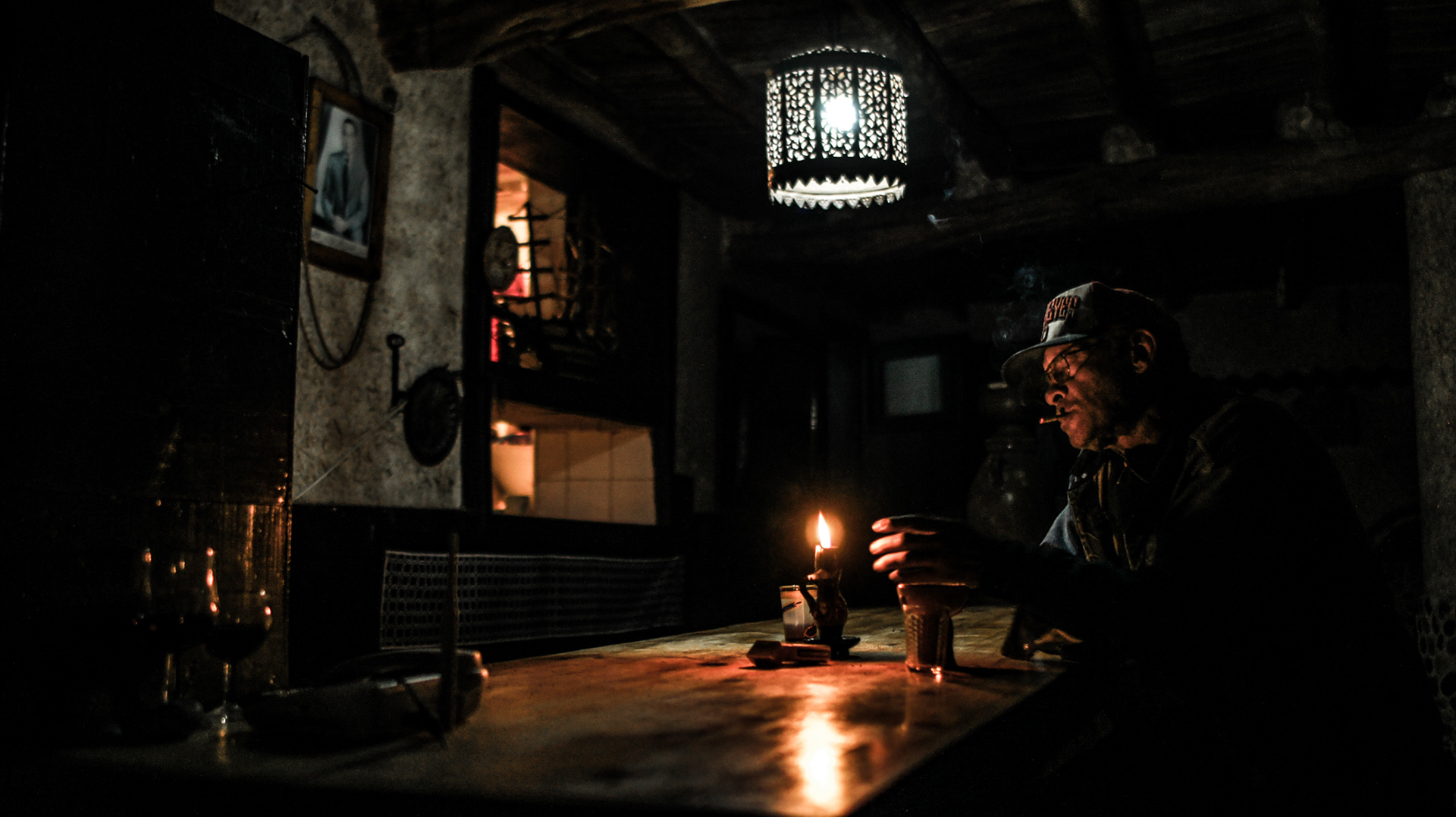 Sidi Kouiki's bar at night. © Luka Radovic