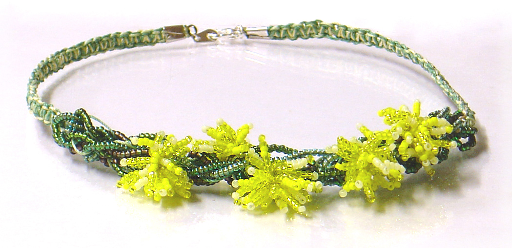 Wattle macrame necklace