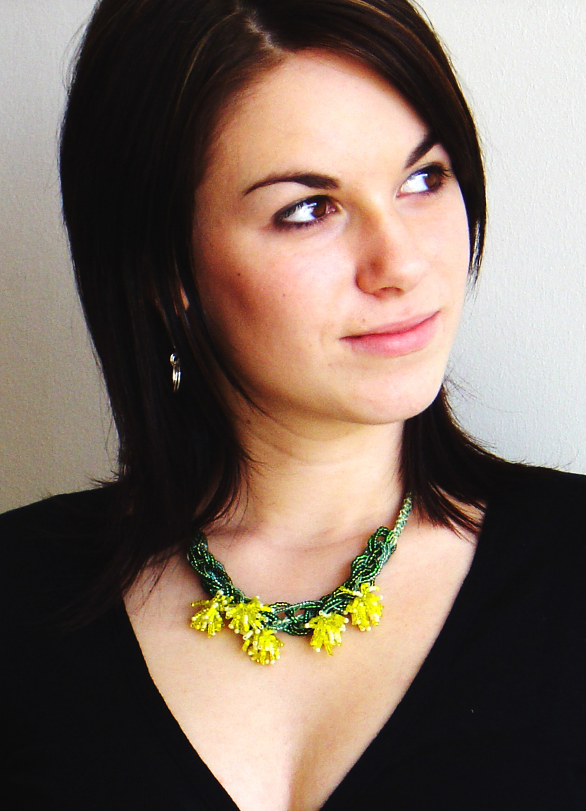 Wattle macrame necklace