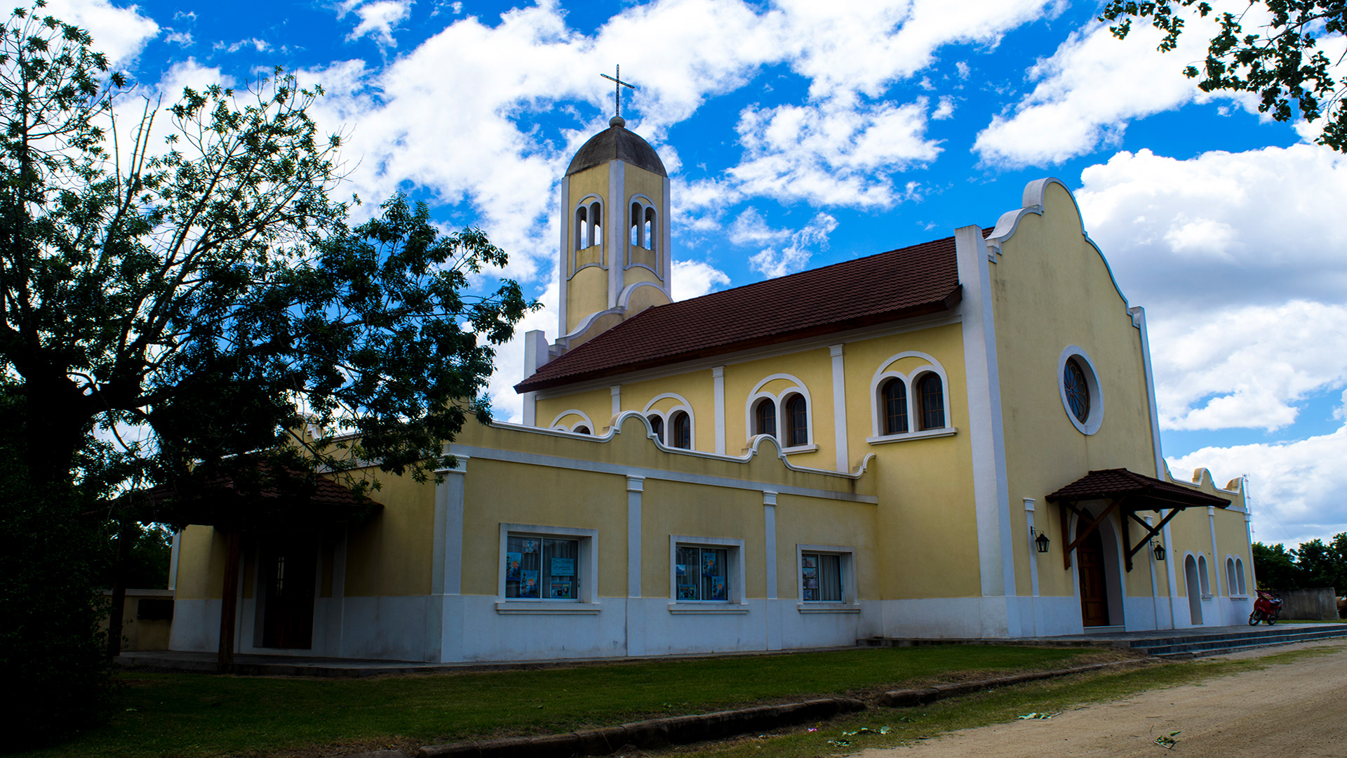 Iglesia Santos Cosme y Damián - 25 de Agosto