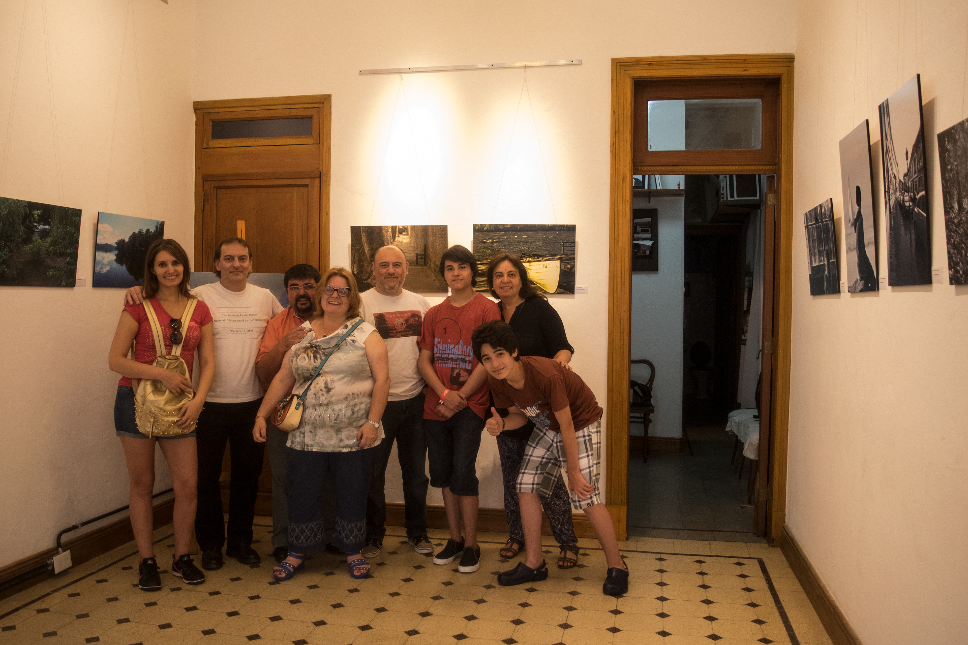 Sergio - Amadeo y Familia visitan la muestra