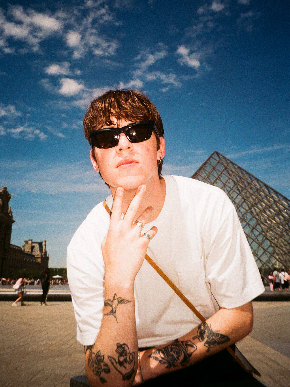 Youngfriend in Paris