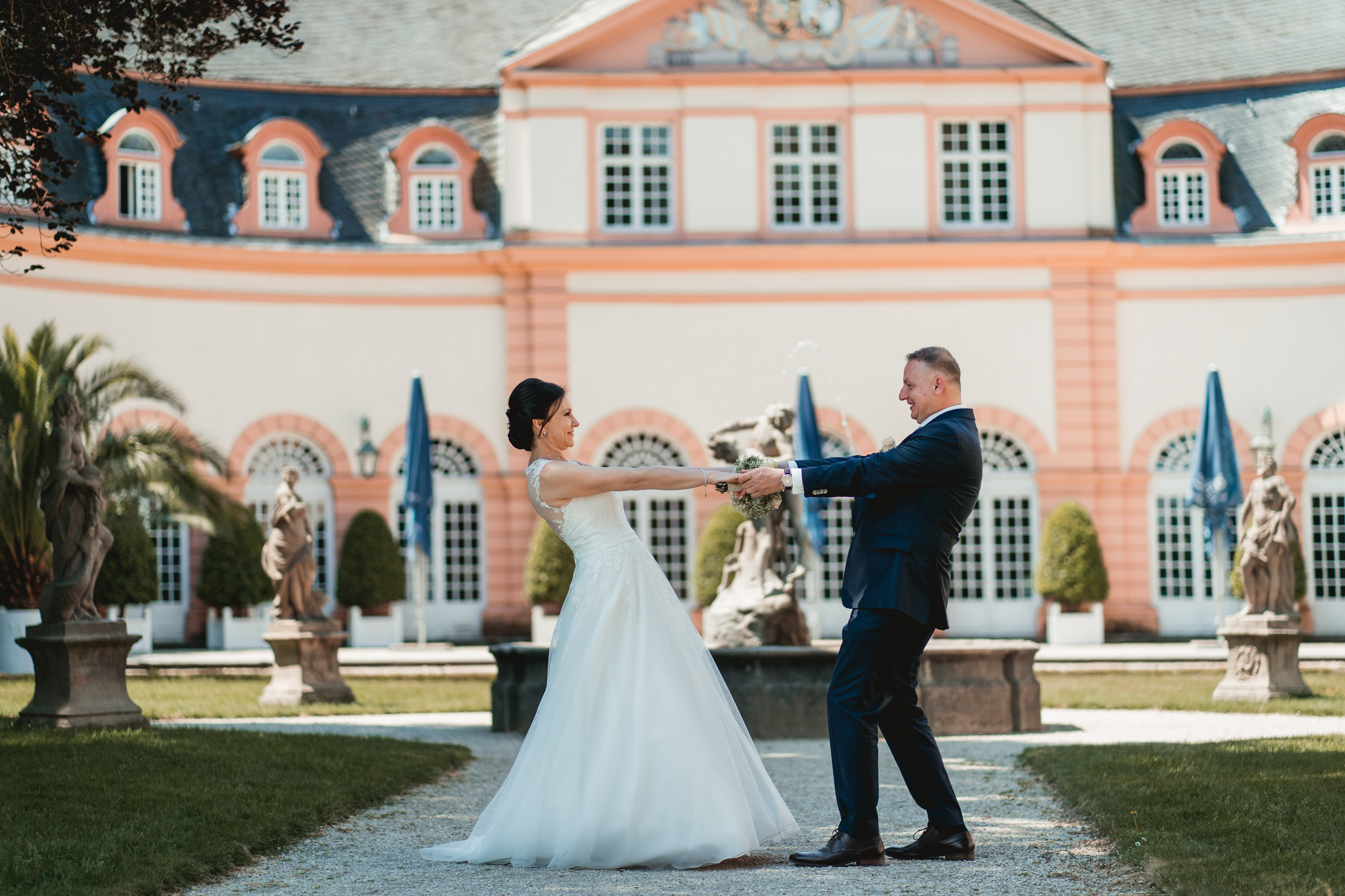 Brautpaarshooting vor Schloss Weilburg