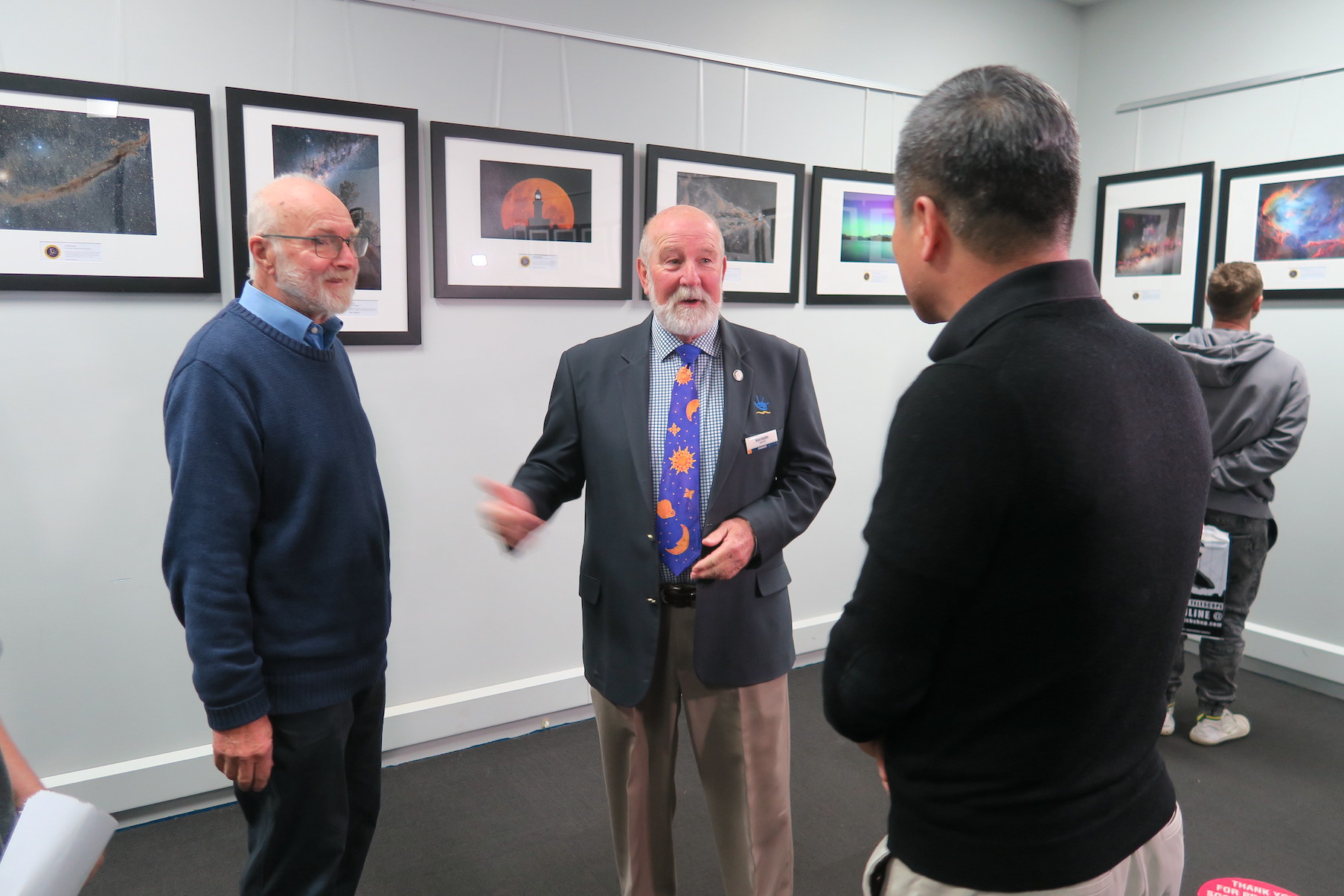 Dr David Malin and Cr Ken Keith with overall winner, Jong Lee.