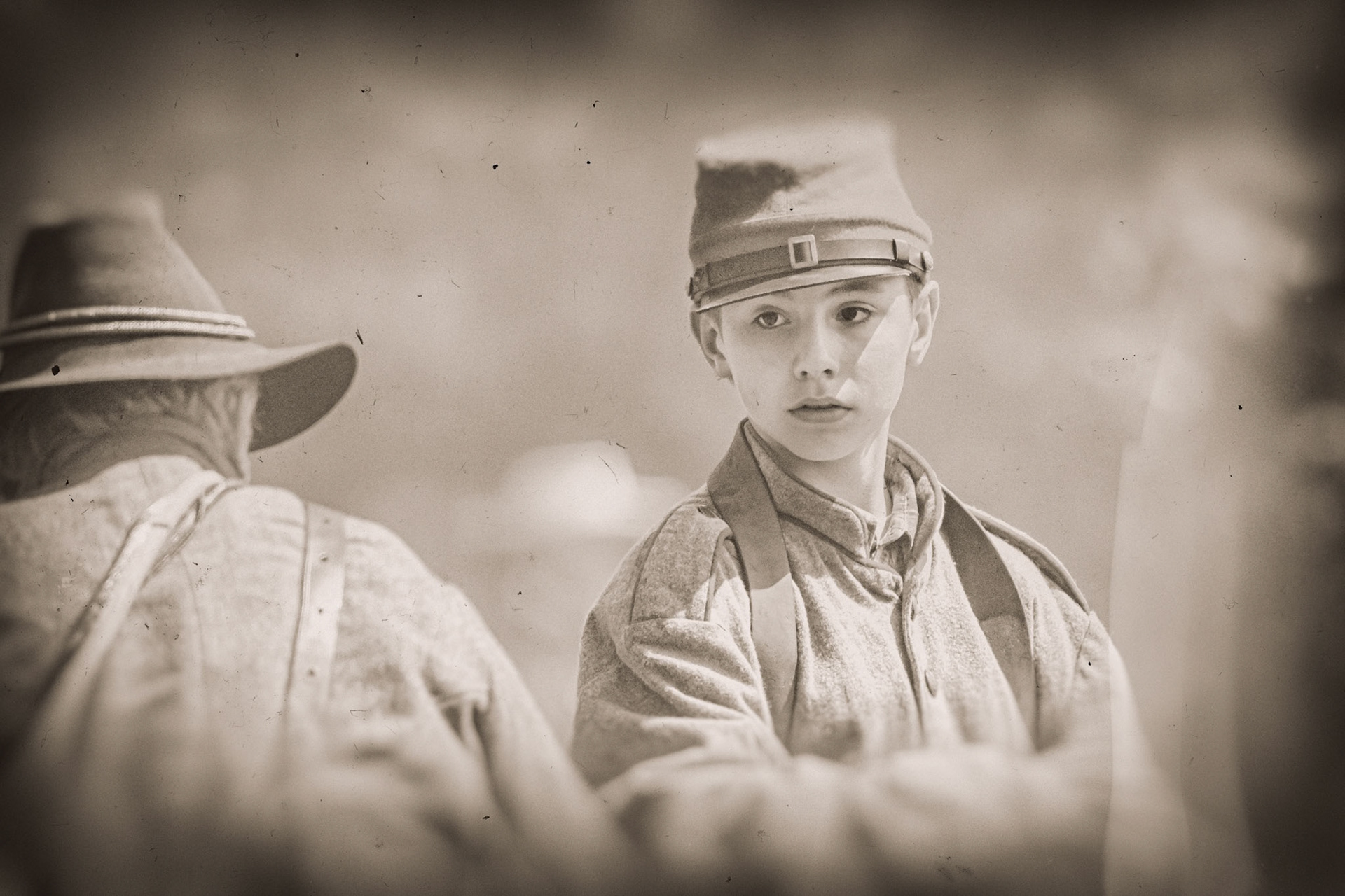 Tanner is the cannon powder monkey, his grandmothers email is jillingalls62. Jill is on FB at https://www.facebook.com/jilli2 Pretty sure Tanner was the litte kid with the wooden gun at House on Metolius.