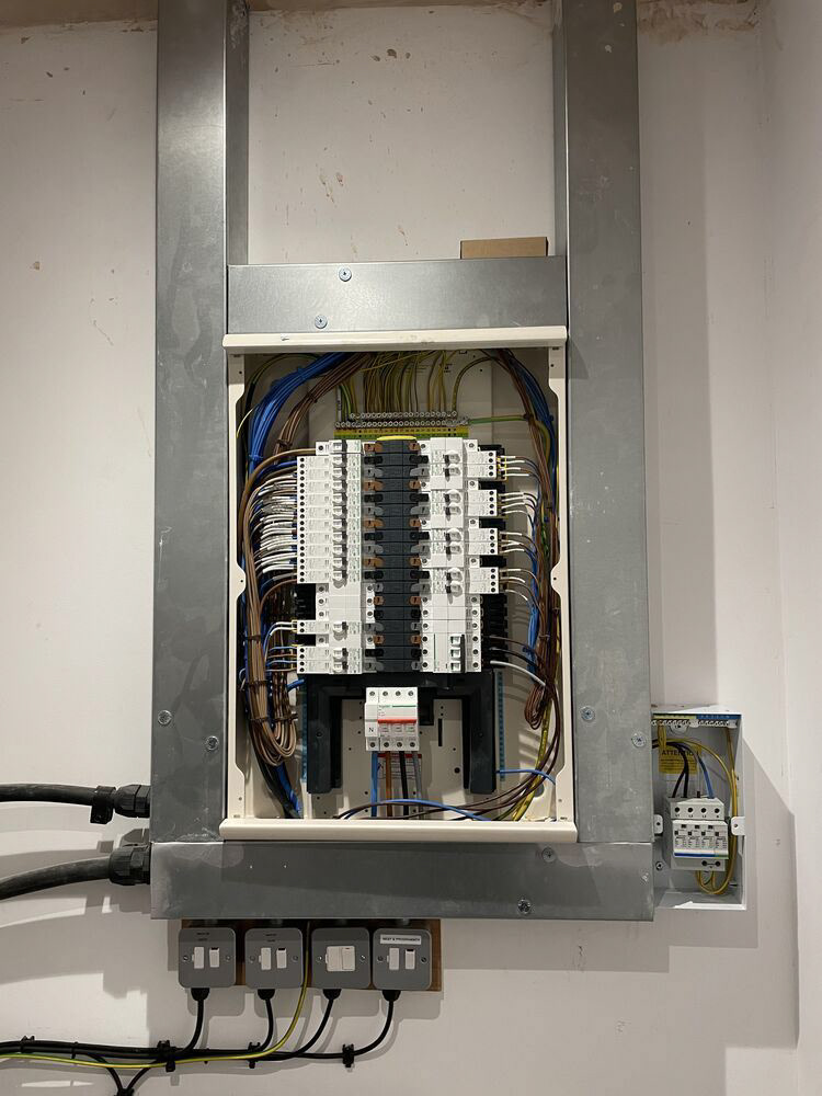 Fuse board install