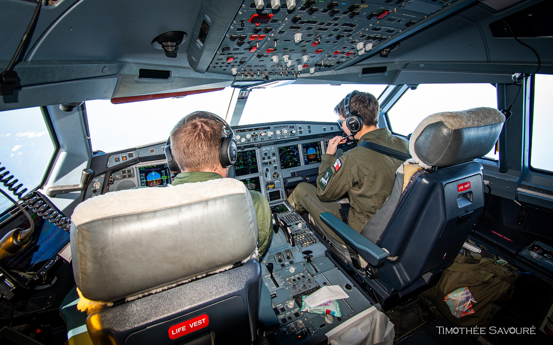 A330MRTT n°047 F-UJCM crew during the flight
