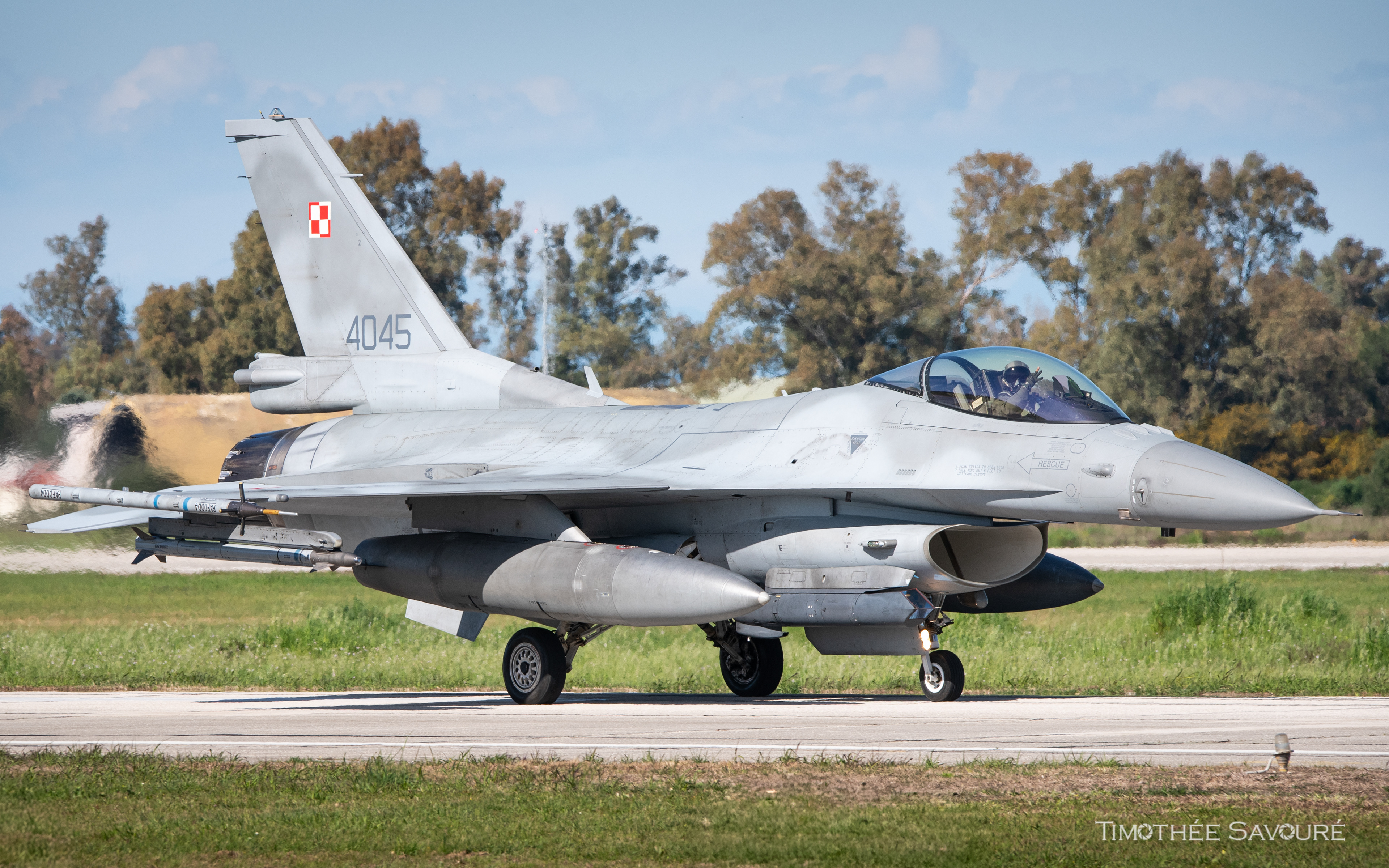 Polish Air Force F-16C Fighting Falcon taxiing in Andravida | 4045