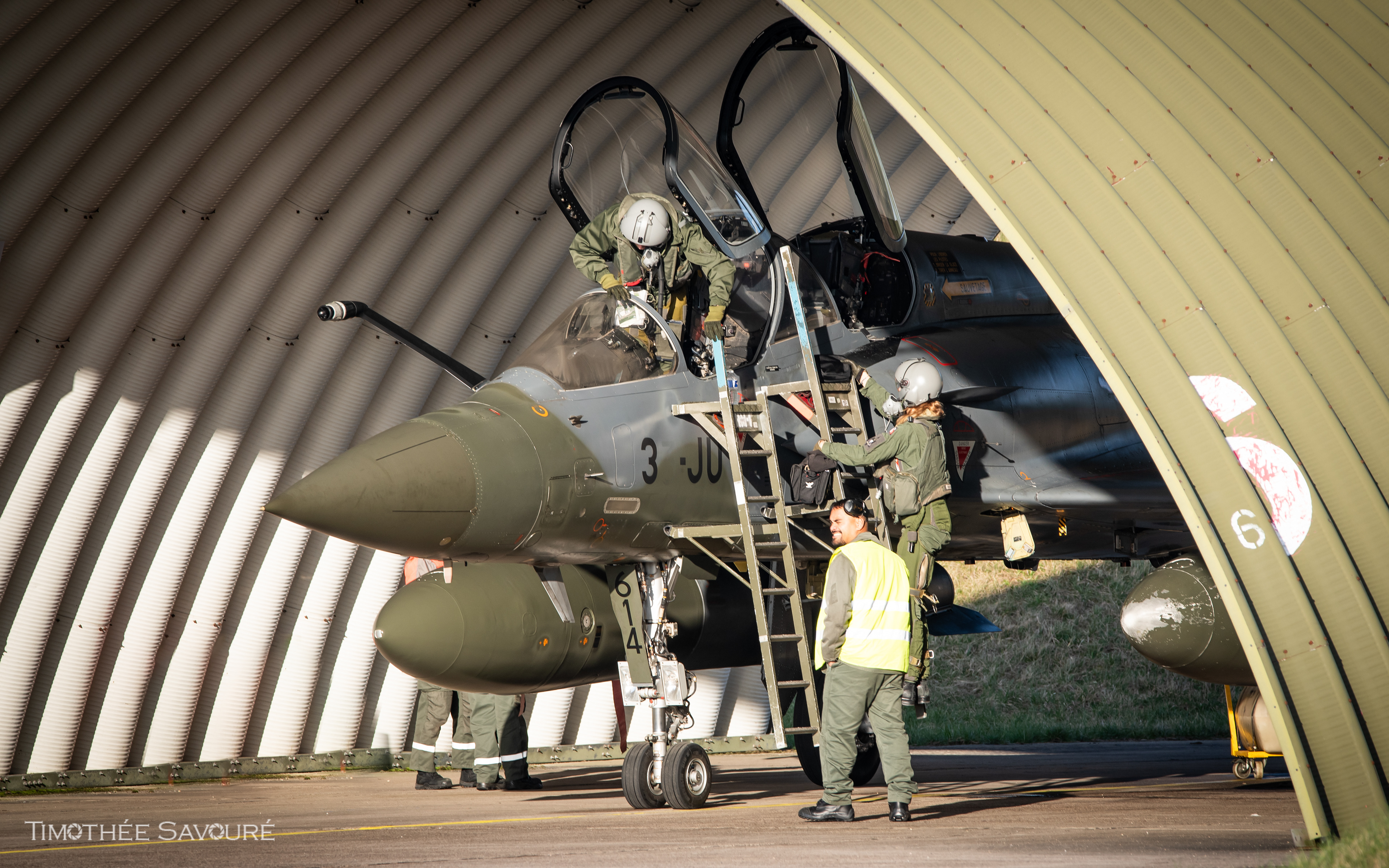 Mirage 2000D n°614 back from a mission