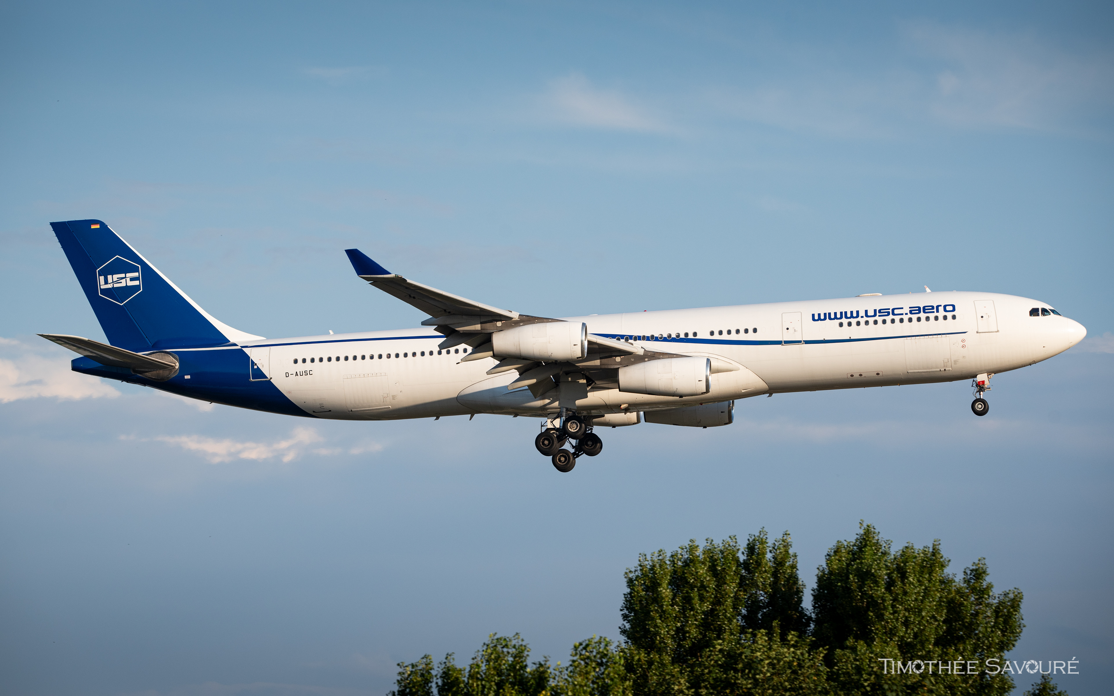 USC Aero - Airbus A340-300 | D-AUSC