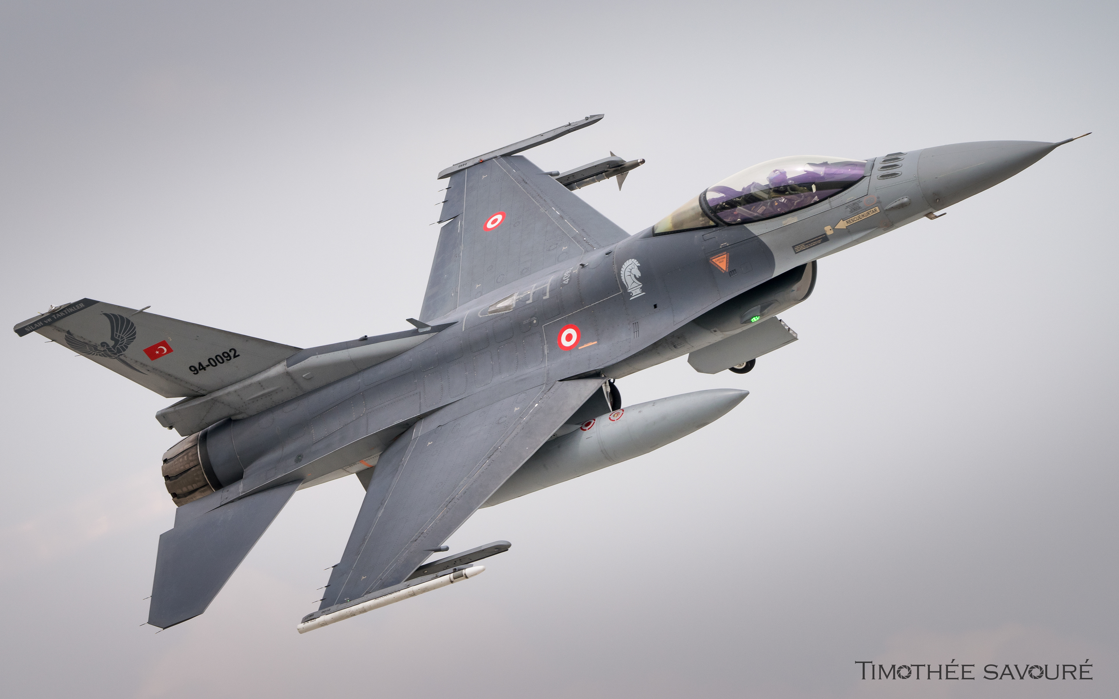 Turkish Air Force F-16C banking for the media on take-off