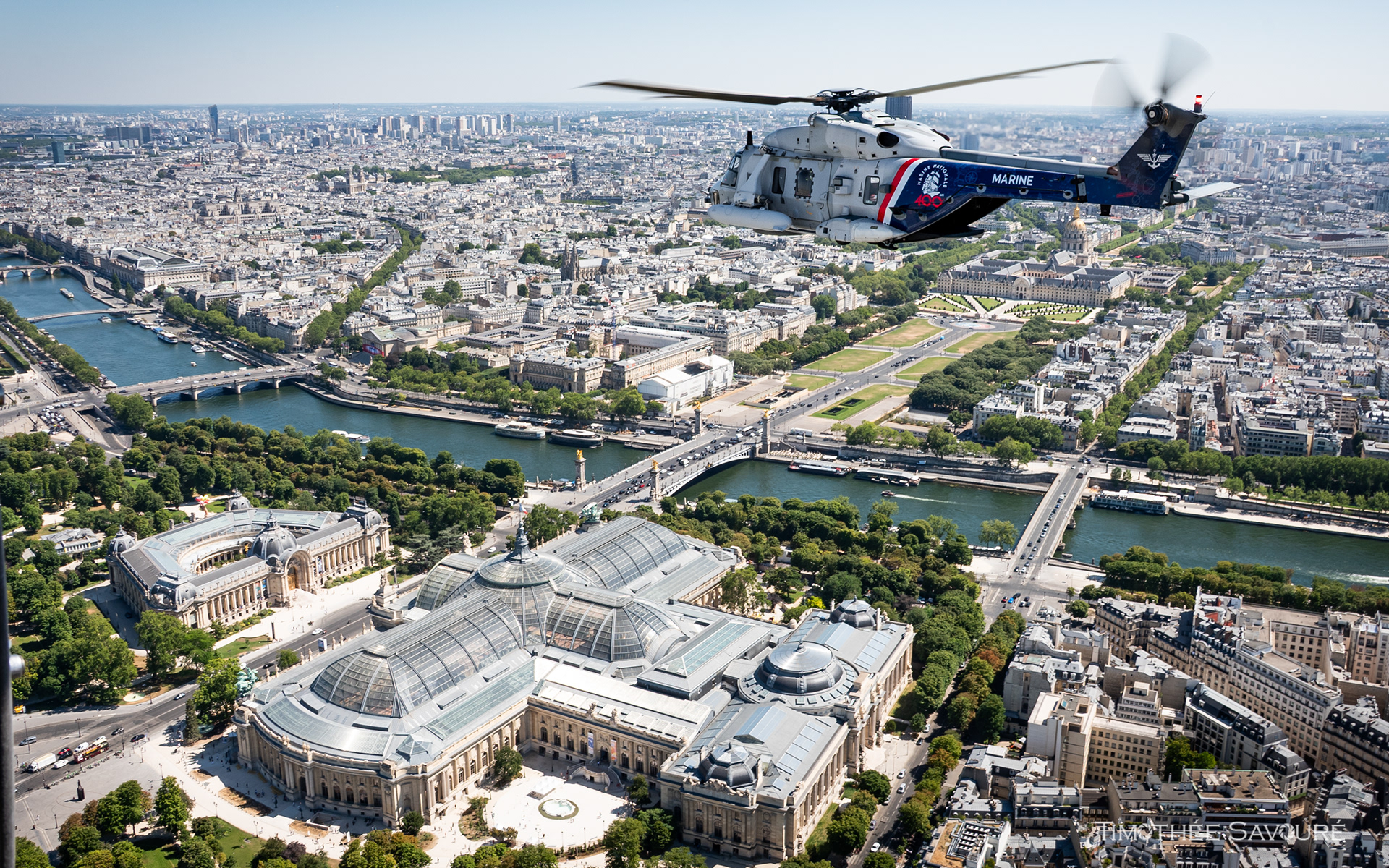 NH-90 Caïman "400 ans Marine" over the Grand Palais in Paris