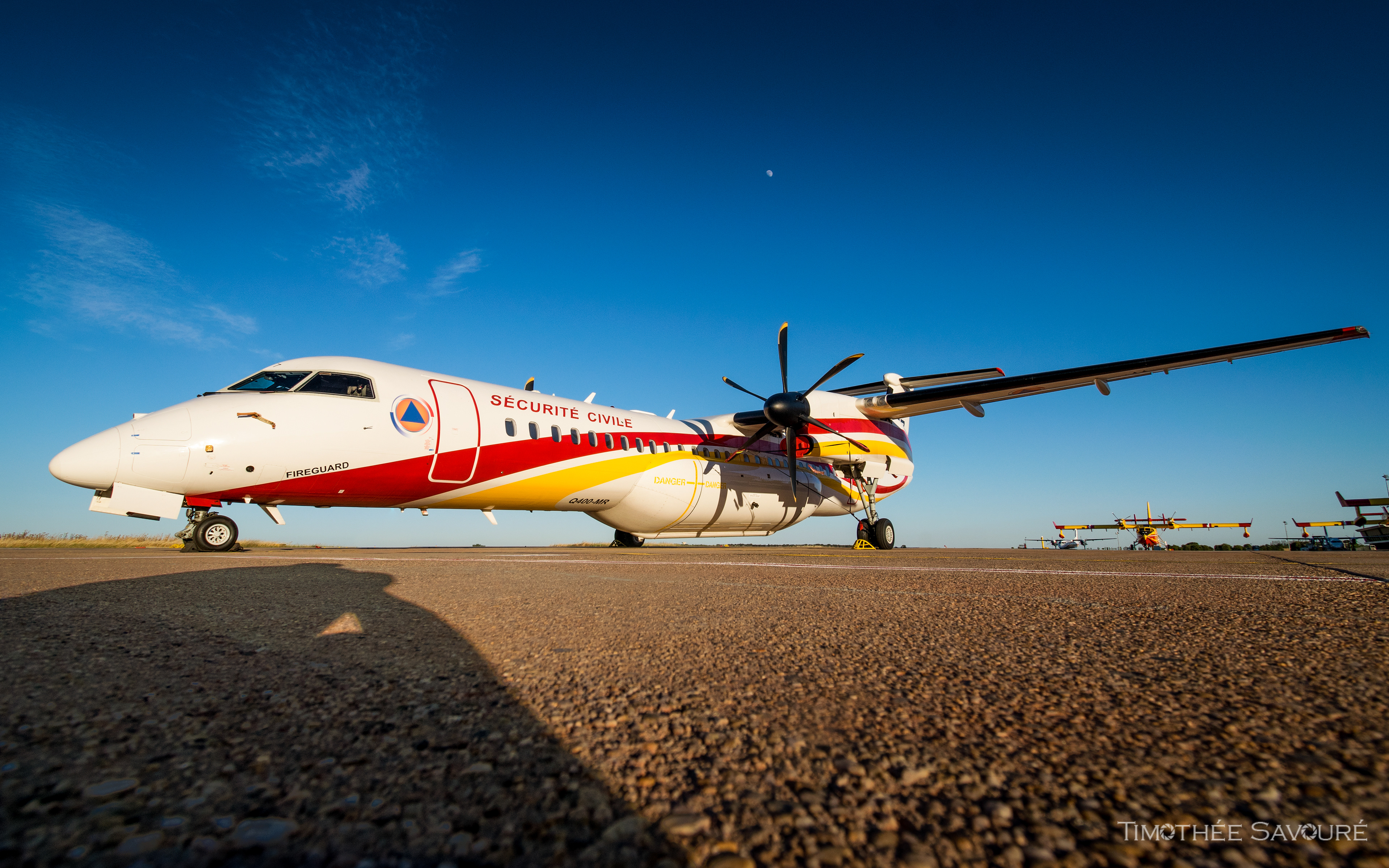Dash-8 Sécurité Civile Nimes Garons F-ZBMJ Milan 77