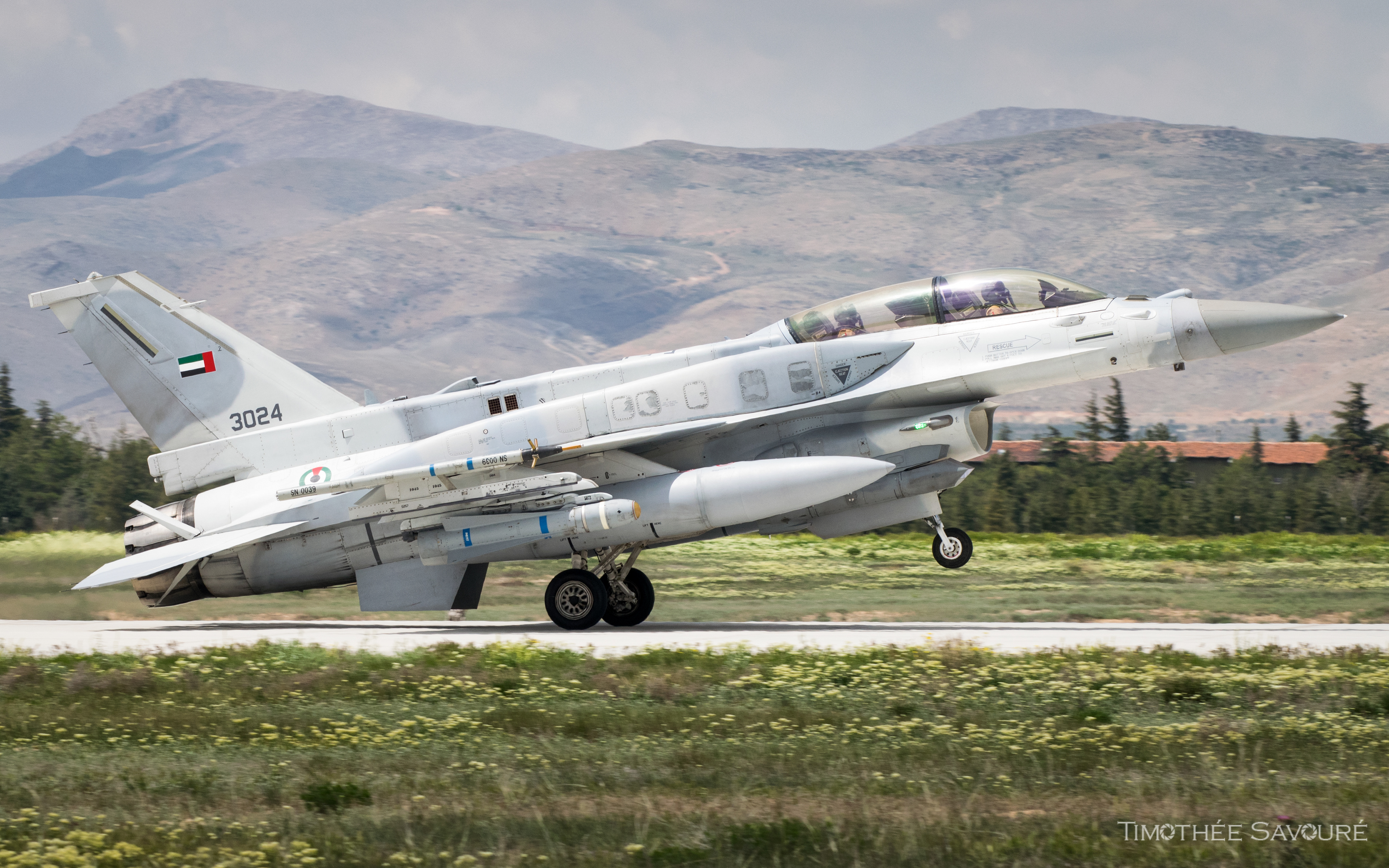 UAE Air Force F-16F Desert Falcon landing with Maverick missiles and Sniper pod