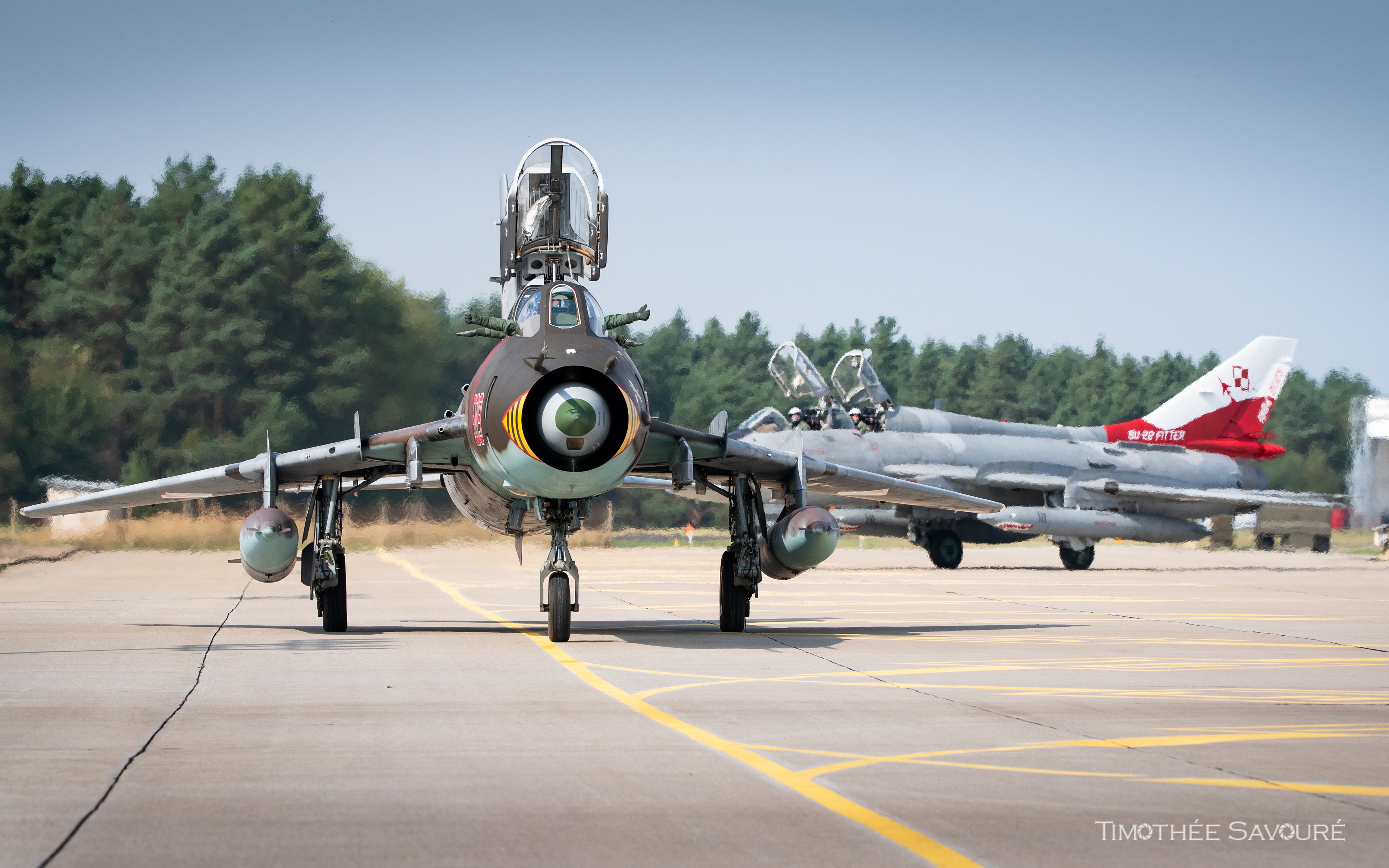 A pair of Su-22 Fitters returing to Mirosławiec