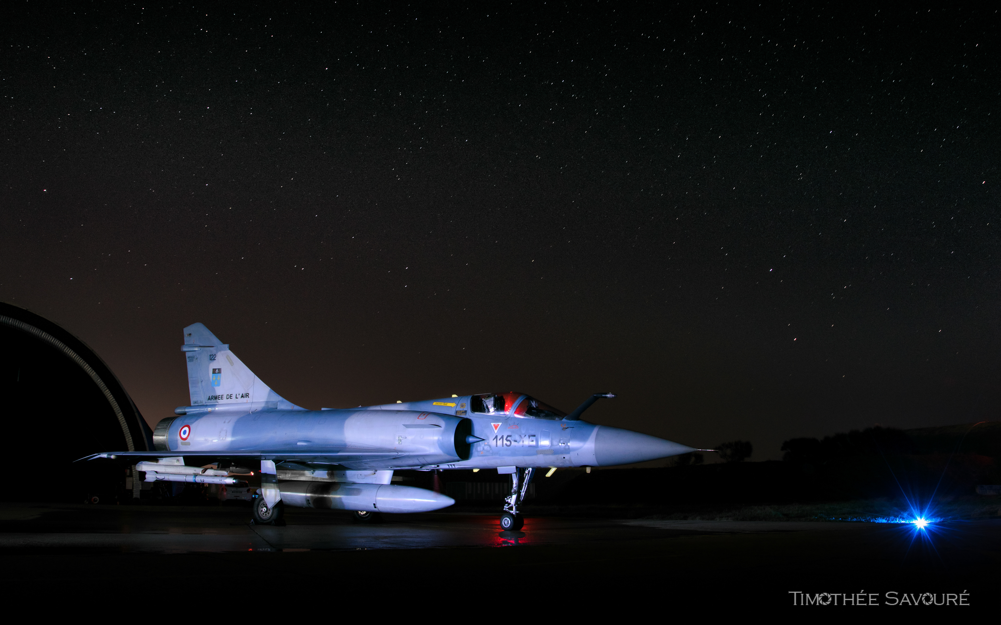 Mirage 2000C n°122 parked during the night