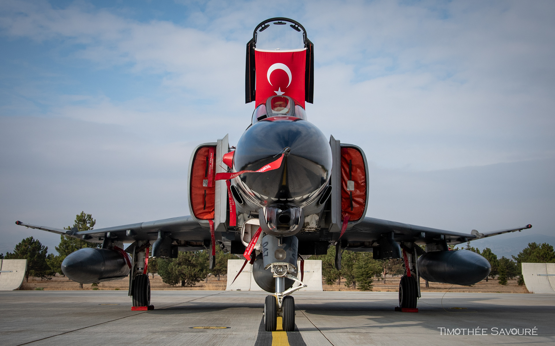 Static display with this F-4 Phantom with a Turkish flag - 73-1048