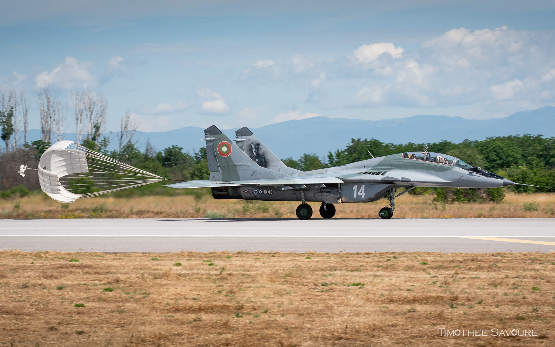 Bulgarian MiG-29UB landing in Graf Ignatievo