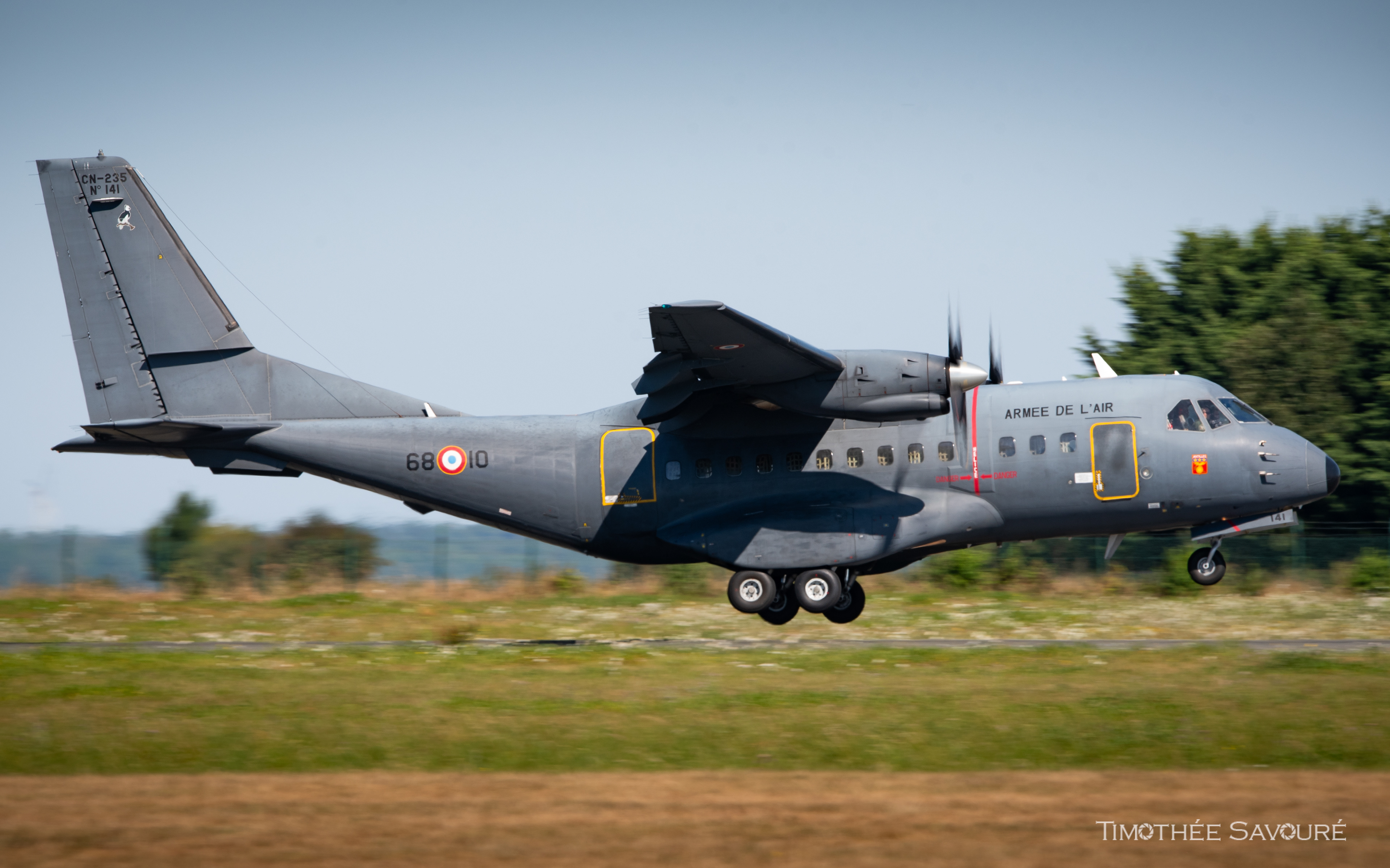 Rare appearance of a CASA CN235 from the ET68 "Antilles- Guyane"