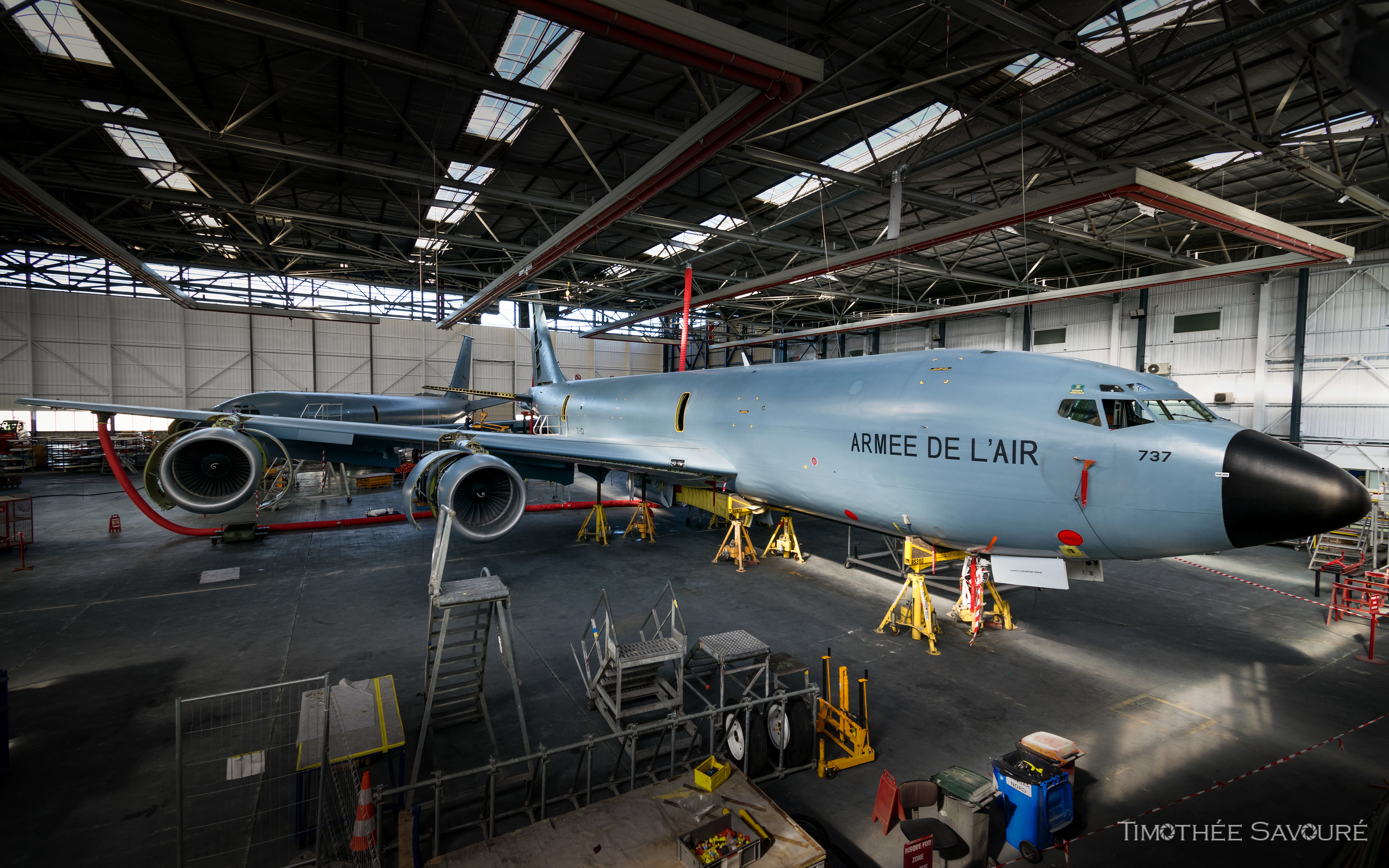 C-135FR 737 / F-UKCI in the hangar for maintenance
