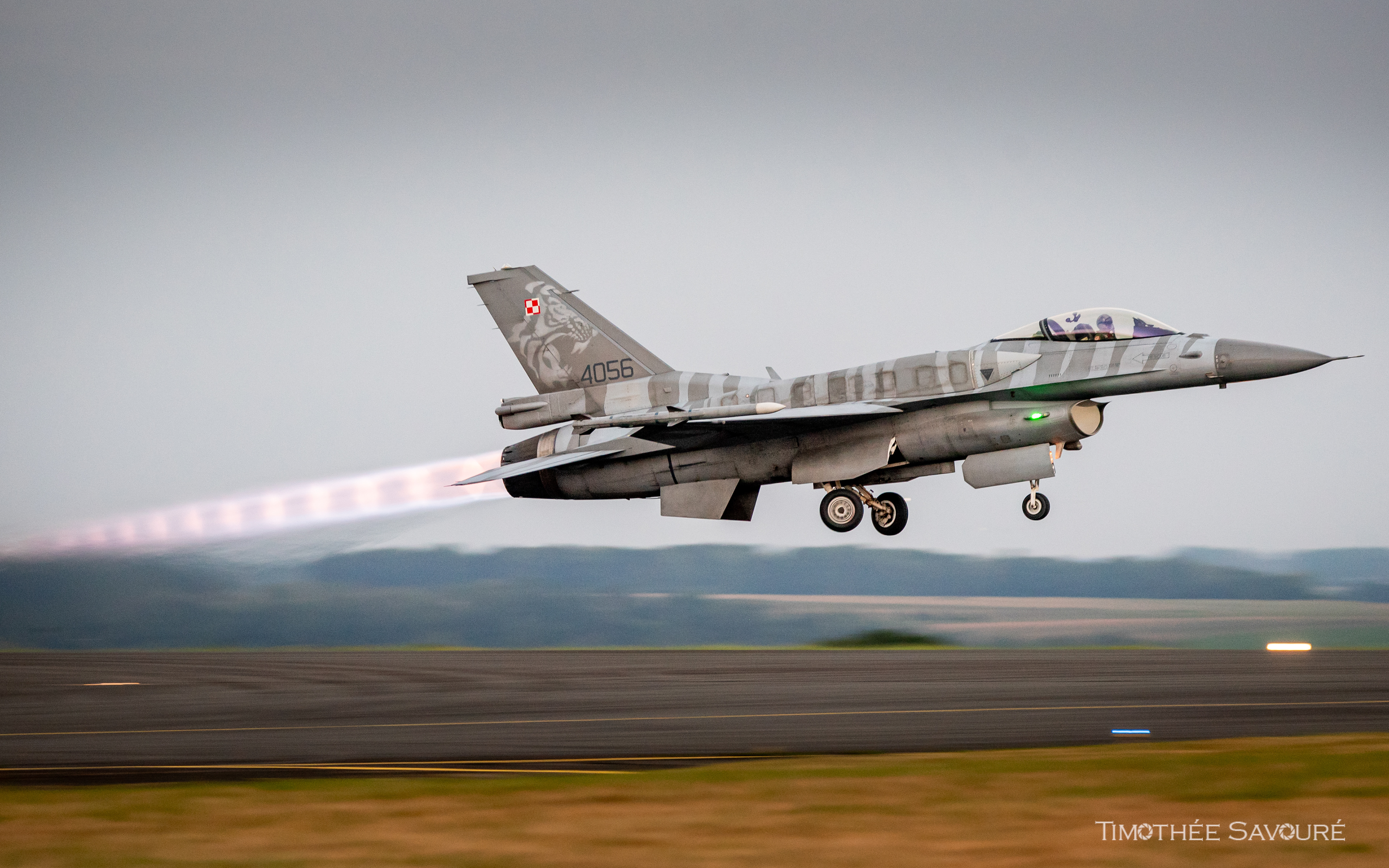 Evening take-off for Major Slab onboard his Polish F-16C Block 52+