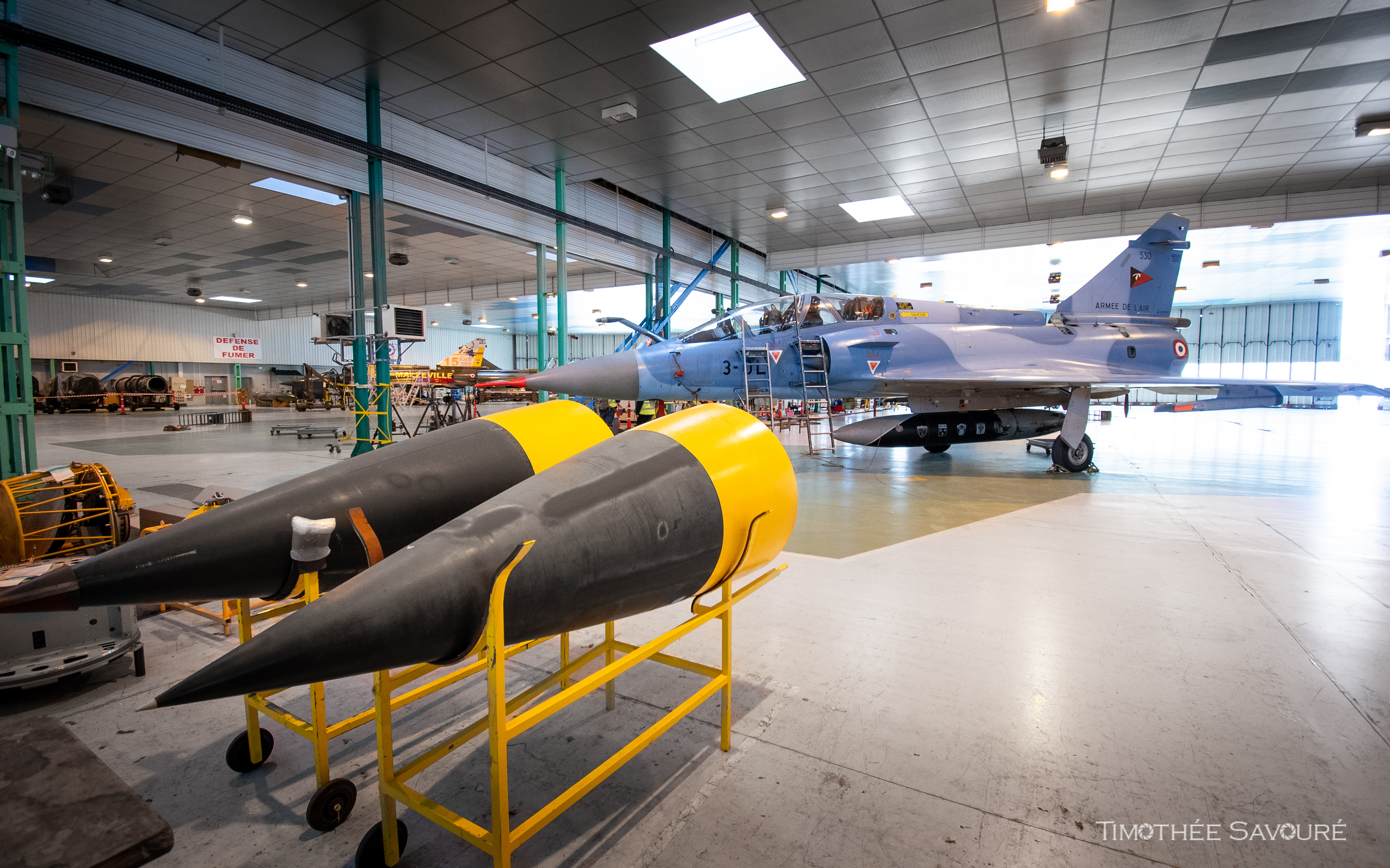Mirage 2000B n°530 in maintenance + nose radomes
