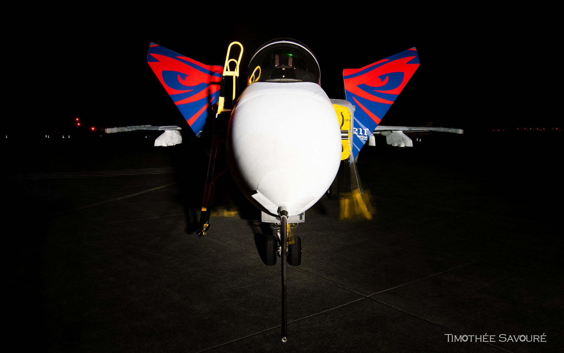 Up close and personnal with the Czech Gripen Solo Display jet