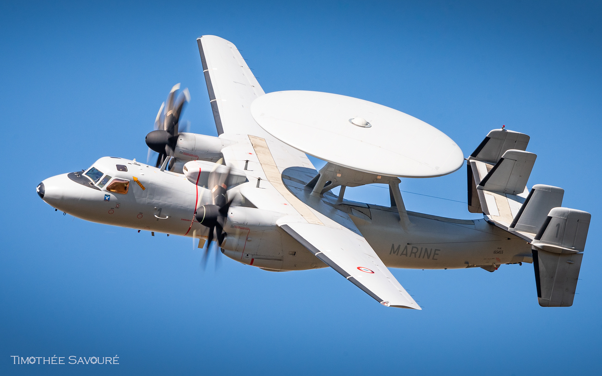 The dynamic demo from French Navy Hawkeye Team