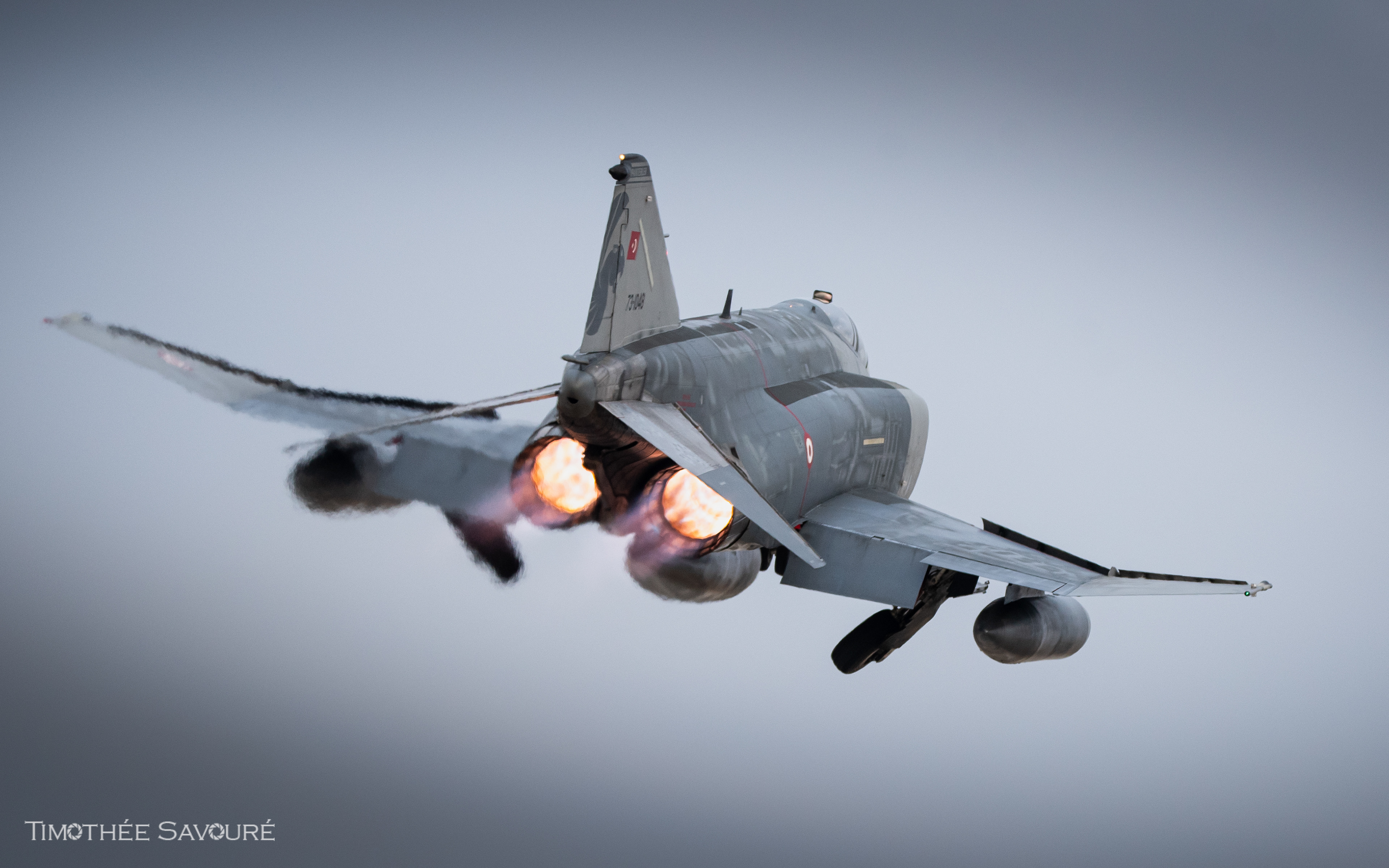 Full afterburner for this Turkish Phantom upon take-off in Eskisehir - 73-1048