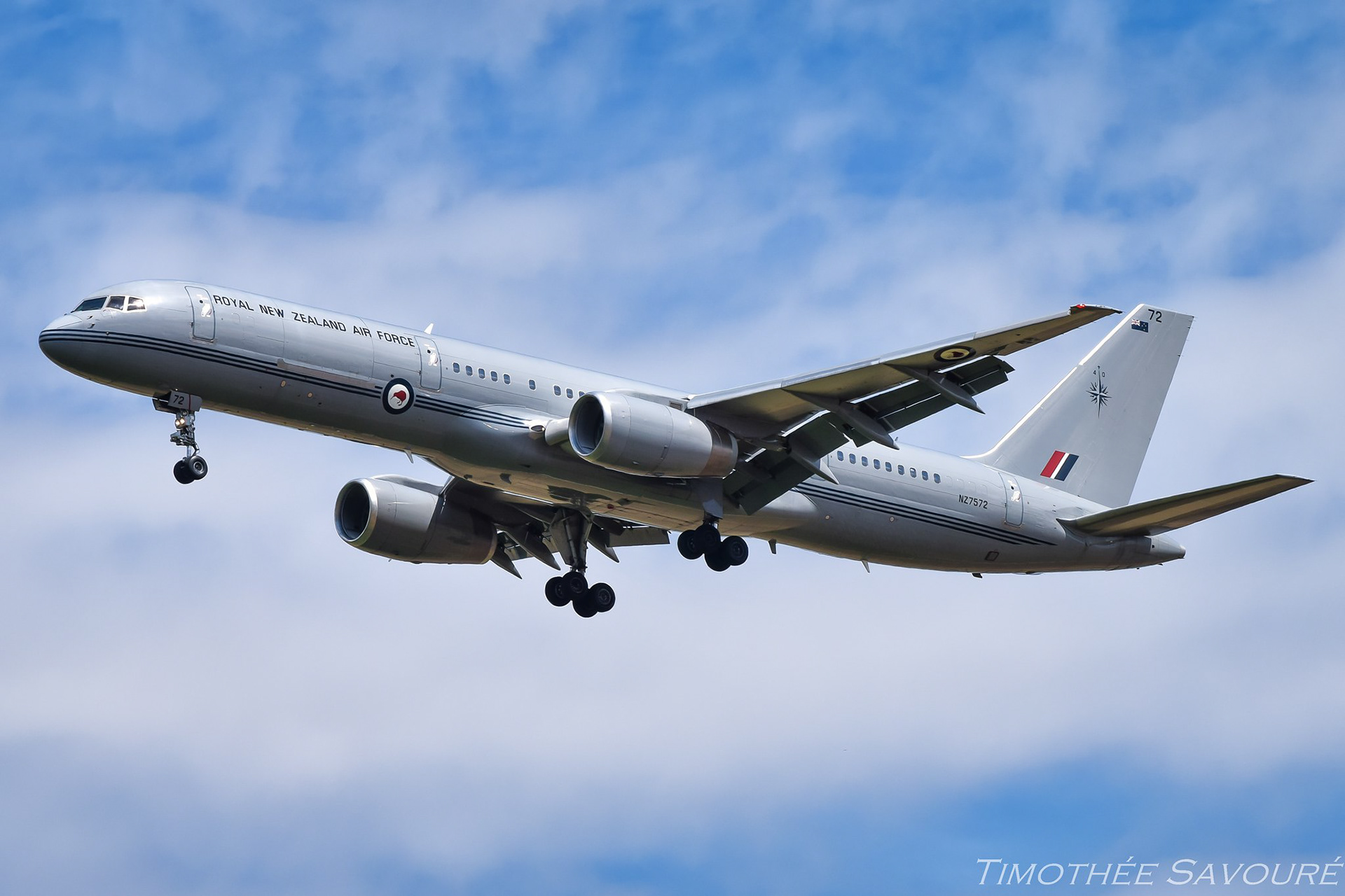 Royal New Zealand Air Force Boeing 757-200 | NZ7572