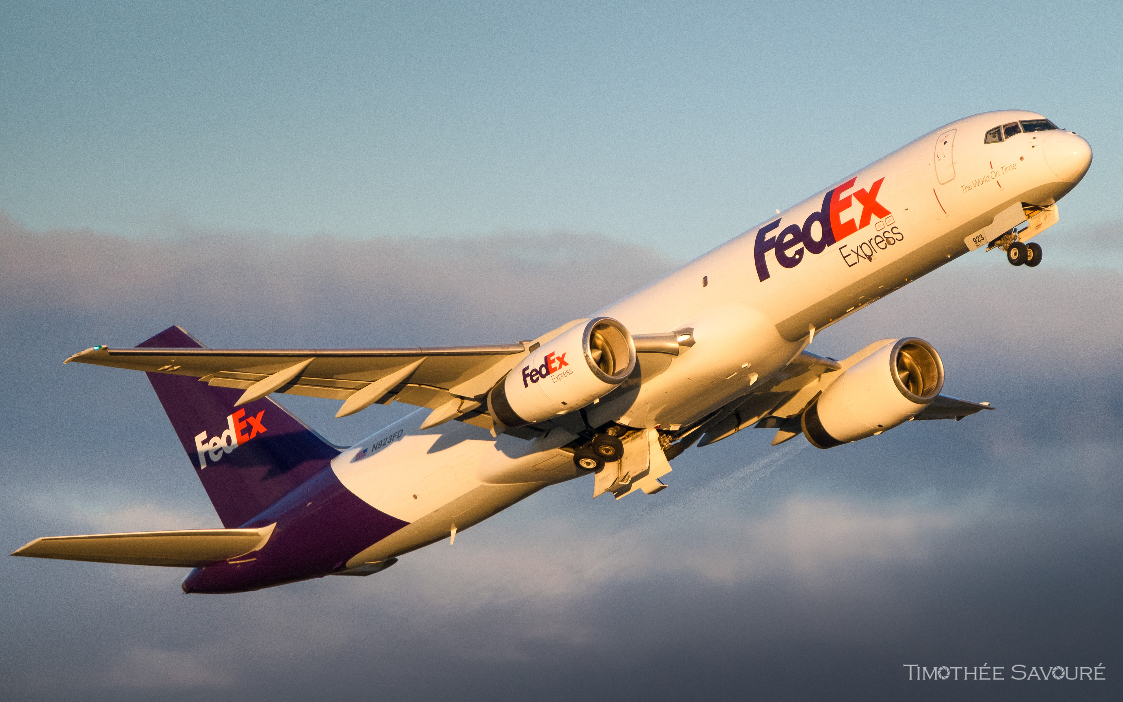FedEx Express Boeing 757-200F | N923FD