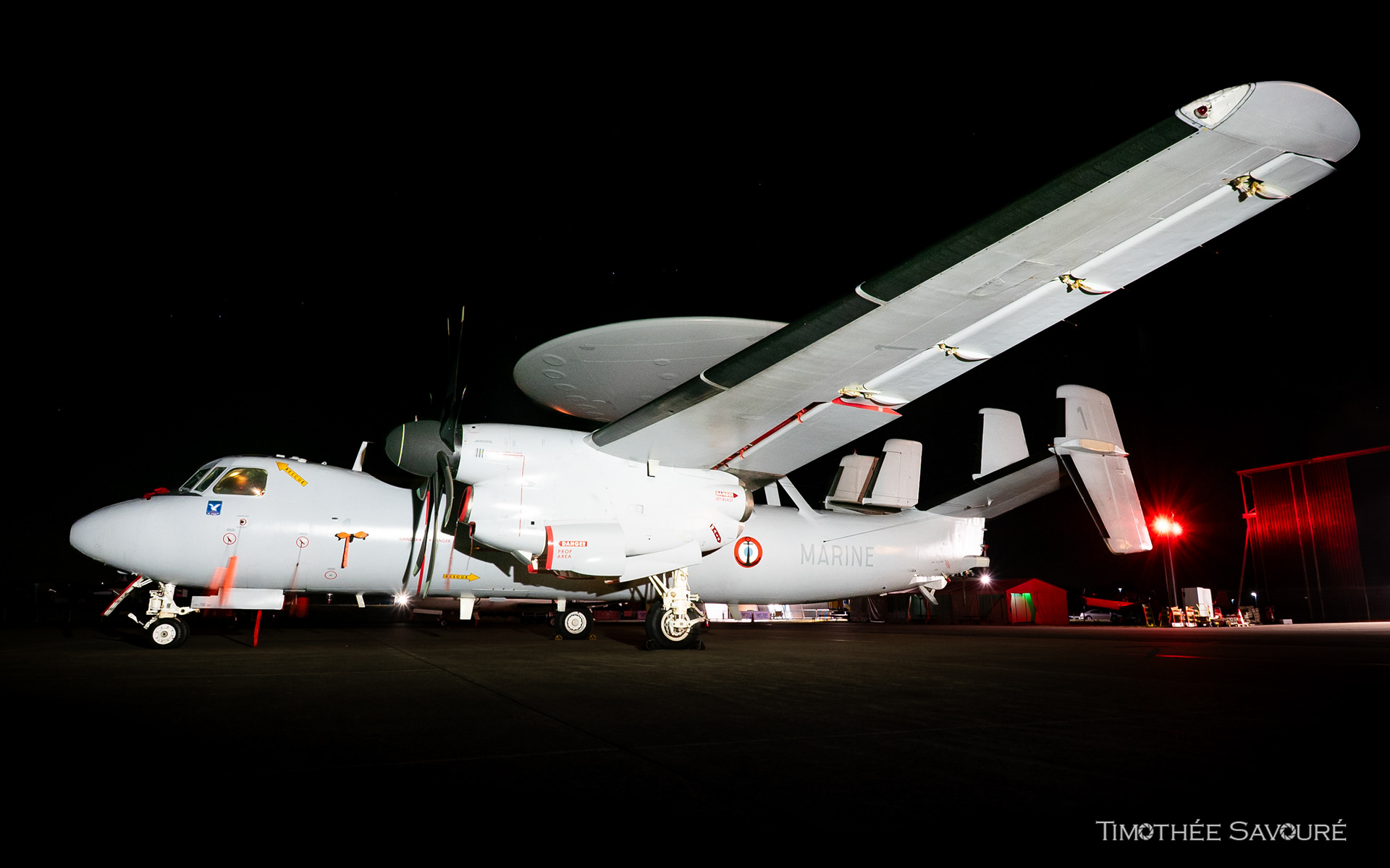 Grumman E-2C Hawkeye from the French Navy in the night