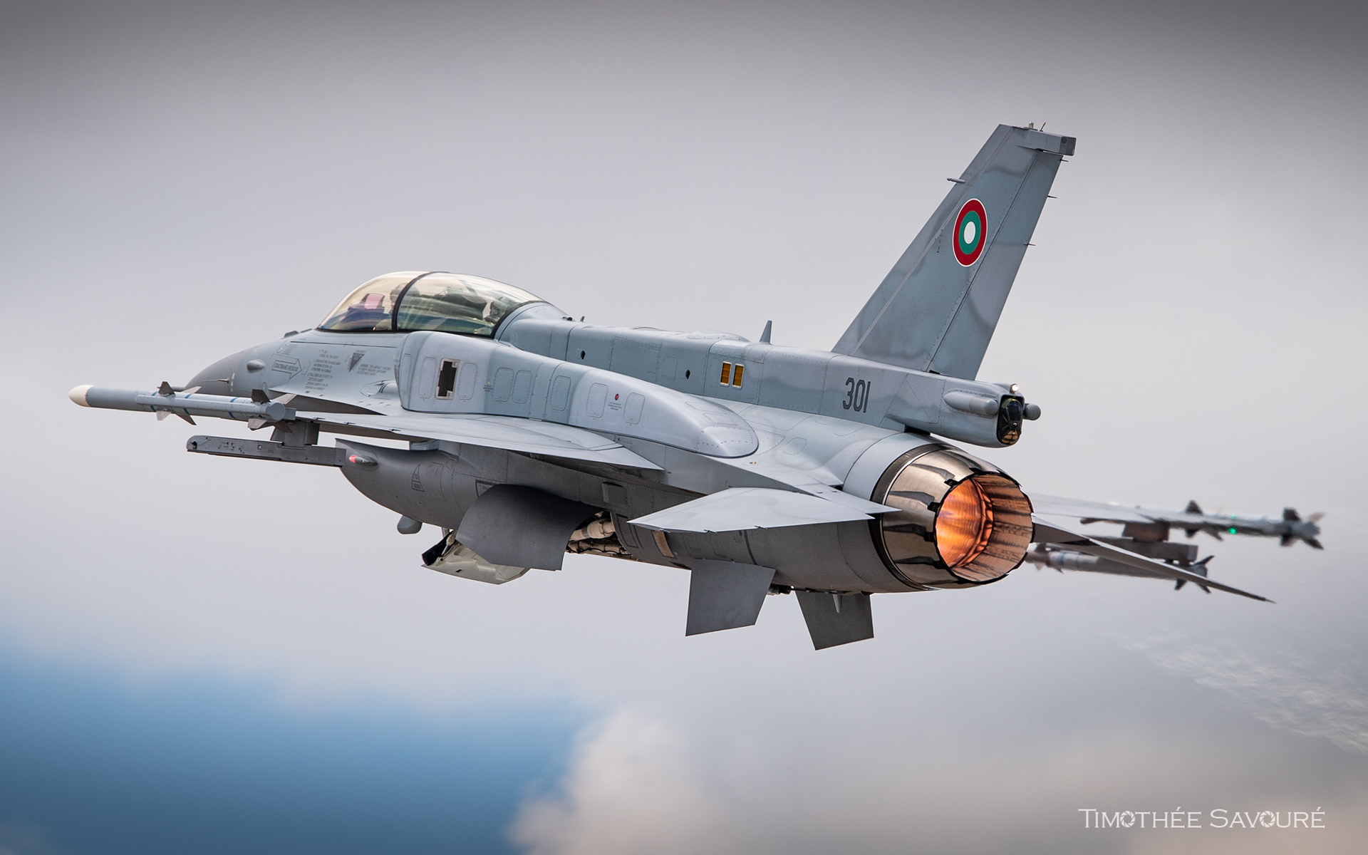 One of the newly-delivered F-16D Block 70 departing Graf Ignatievo