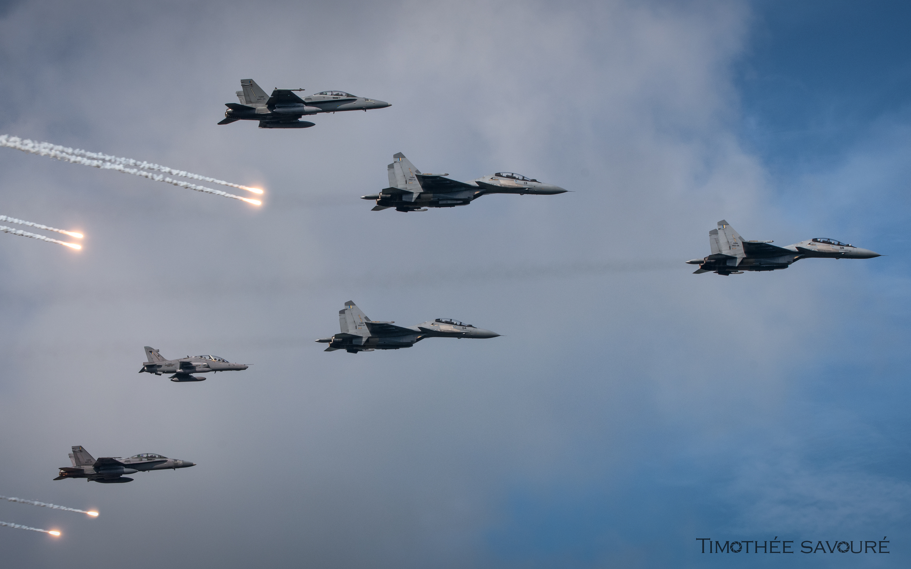 Opening Gambit - Royal Malaysian Air Force (TUDM) Sukhoi Su-30MKM, F/A-18D Hornet, Hawk 200
