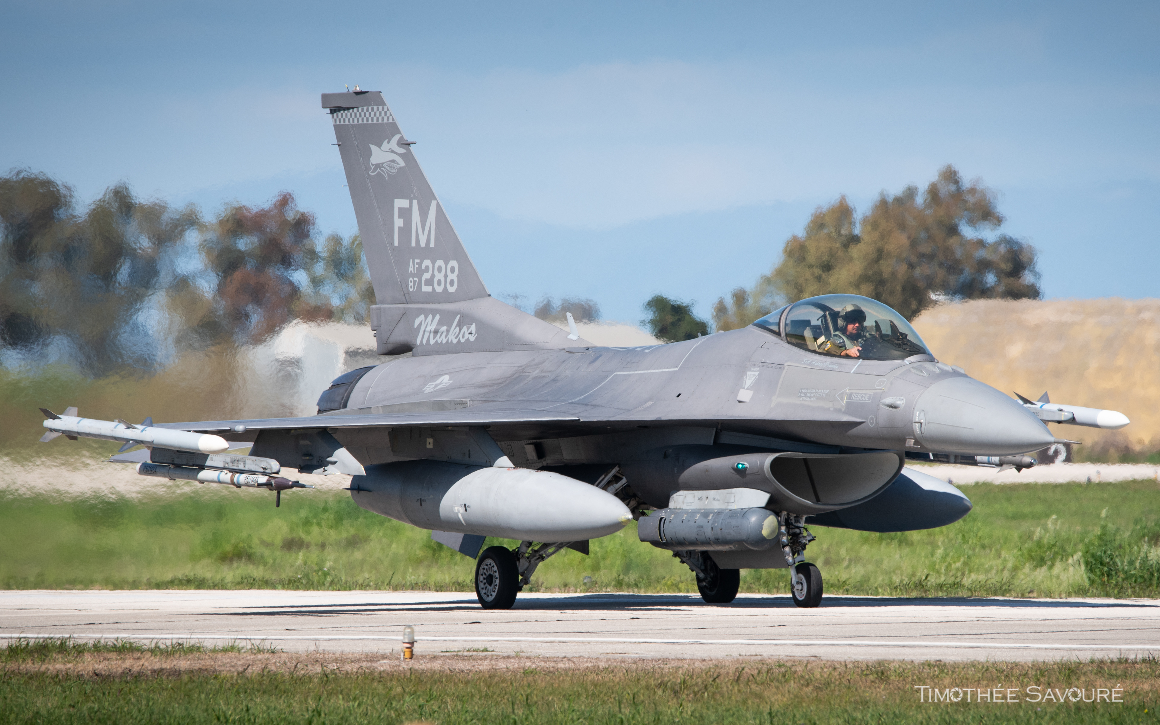 US Air Force F-16C from the 93rd Fighter Squadron 'Florida Makos' taxiing | 87-0288
