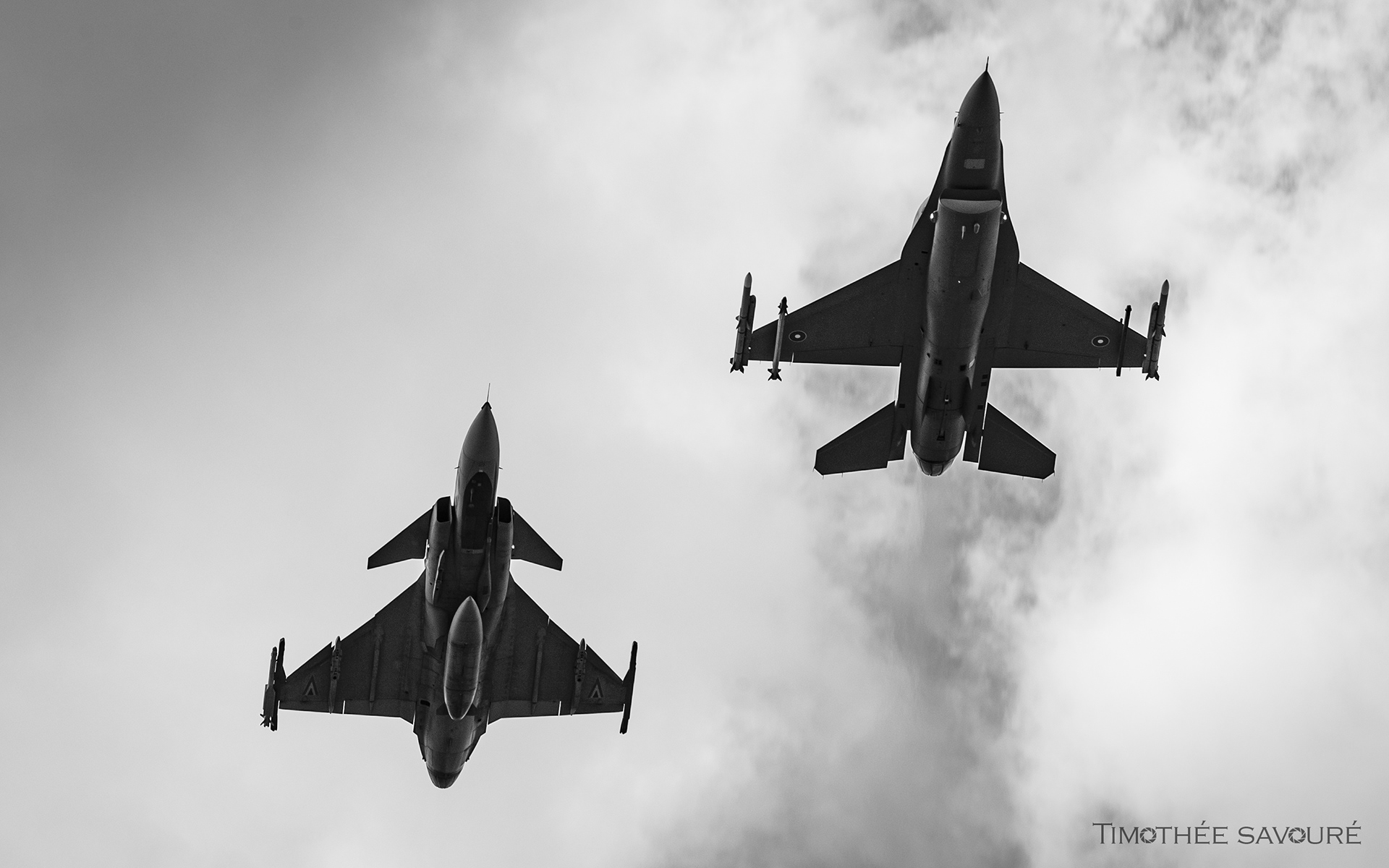 Back from a short BFM flight in Graf Ignatievo: Hungarian Gripen and Bulgarian F-16