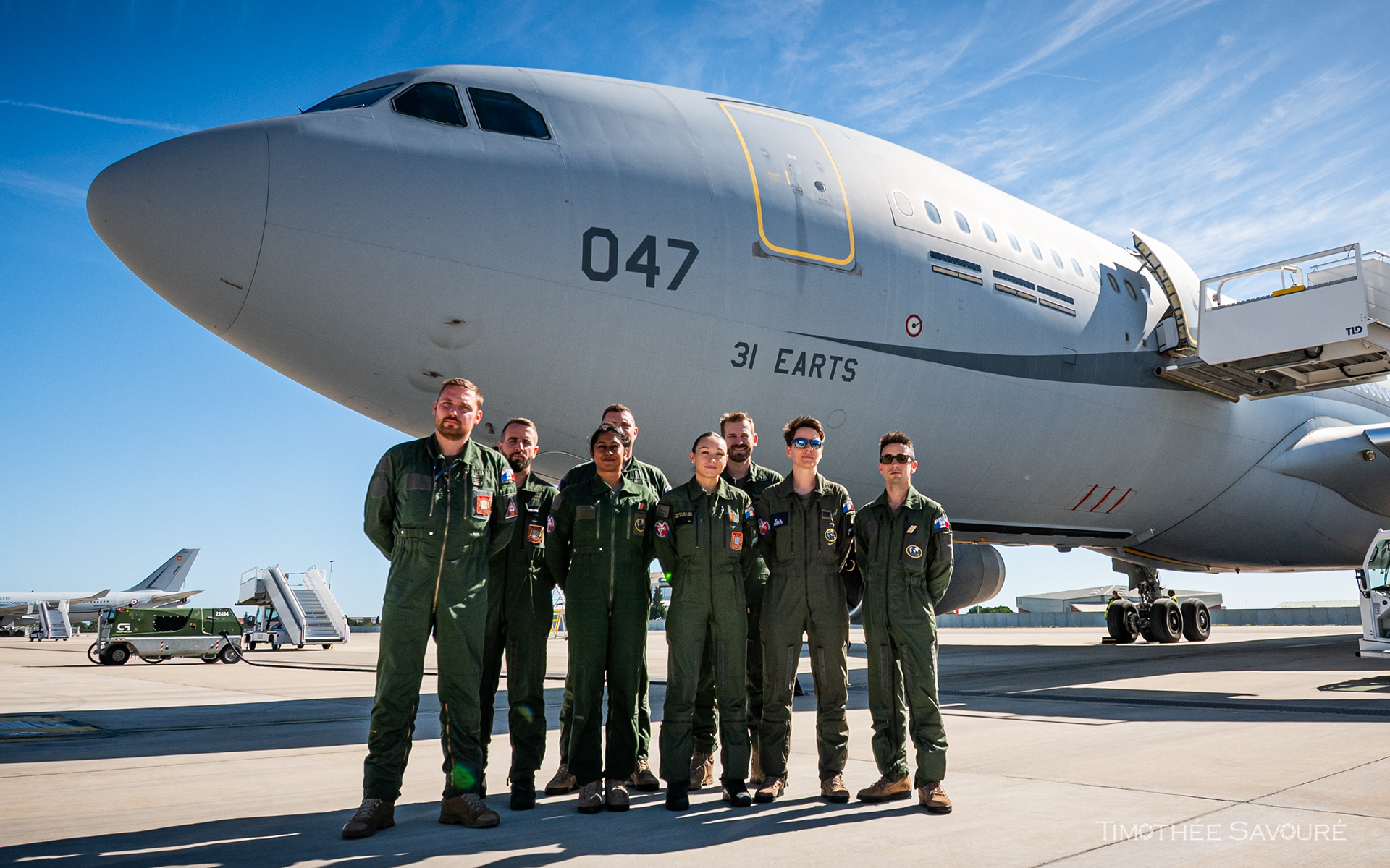 VALIANT 26 crew