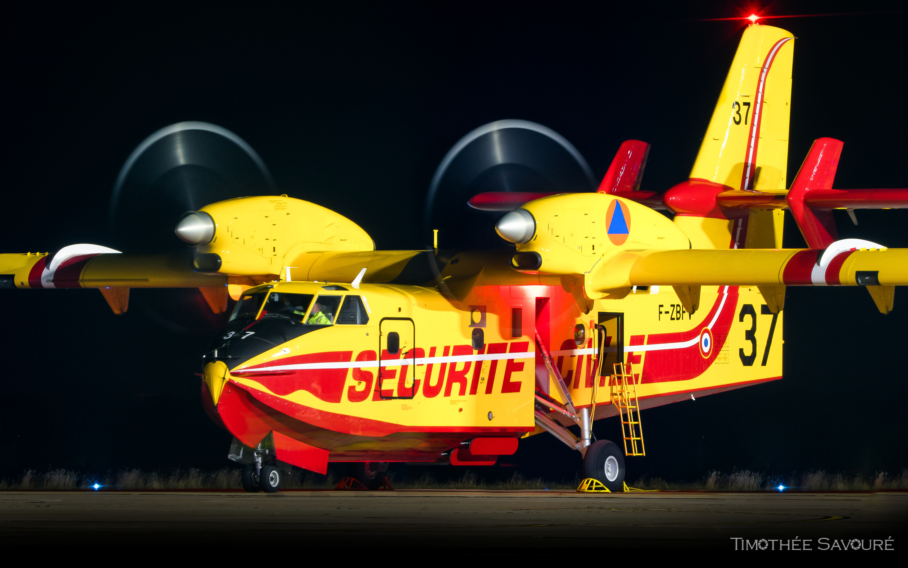 Sécurité Civile Canadair CL-415T | F-ZBFV / P37