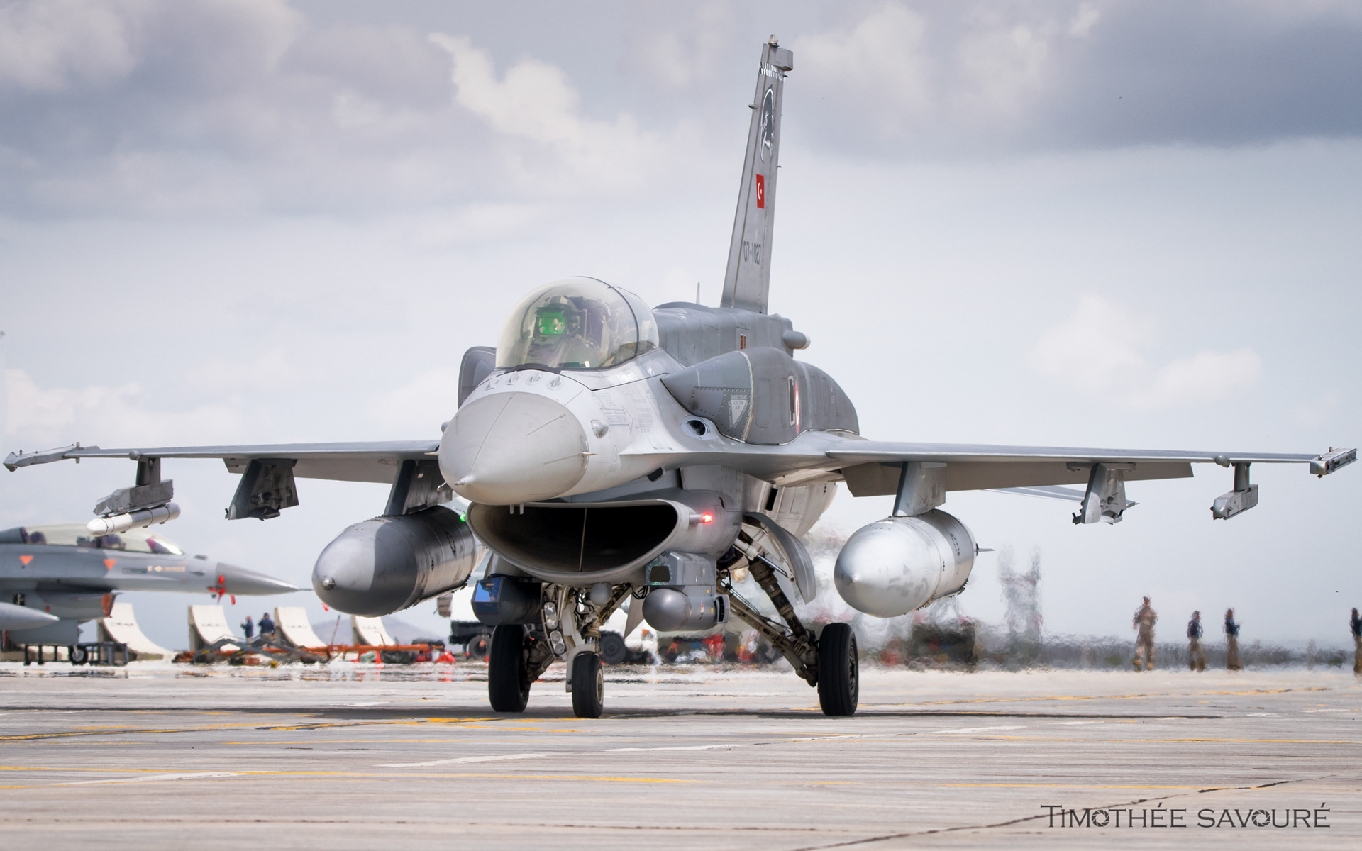 Heavily loaded Turkish Air Force F-16D taxiing