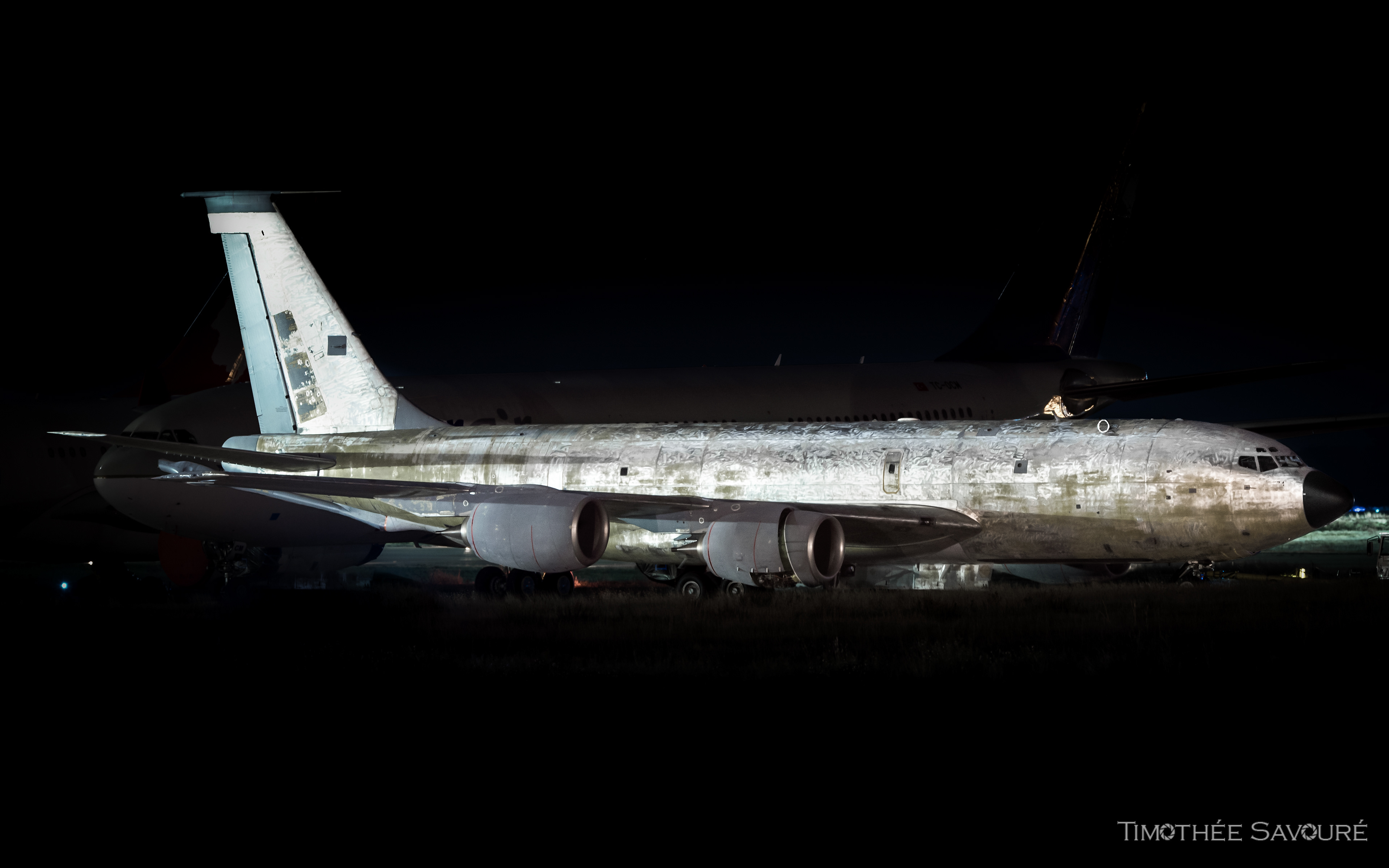 KC-135RG 574 / F-UKCP with its paint stripped before an EMJ heavy maintenance visit
