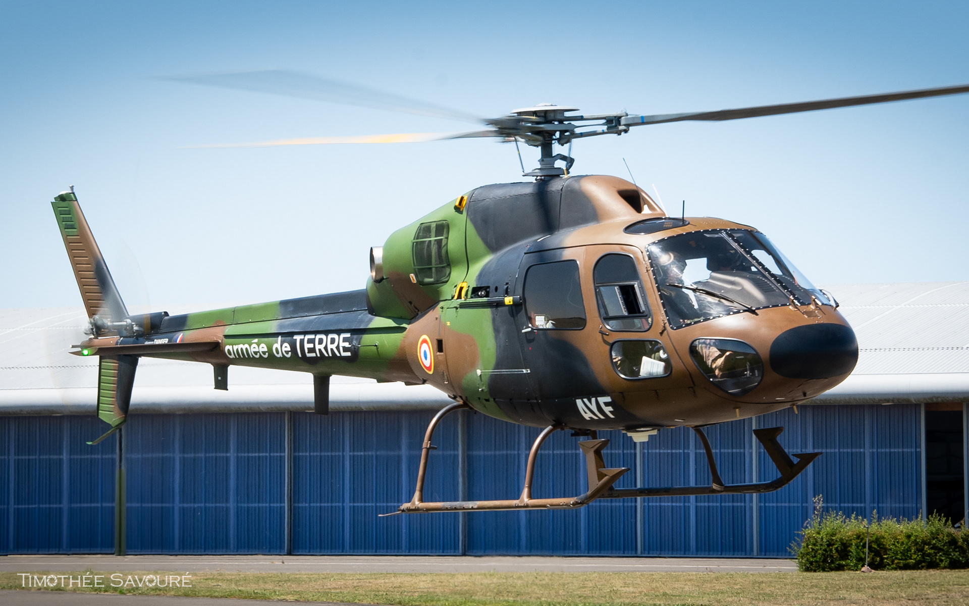 The ALAT school showcased three Fennec for Bastille Day 2025