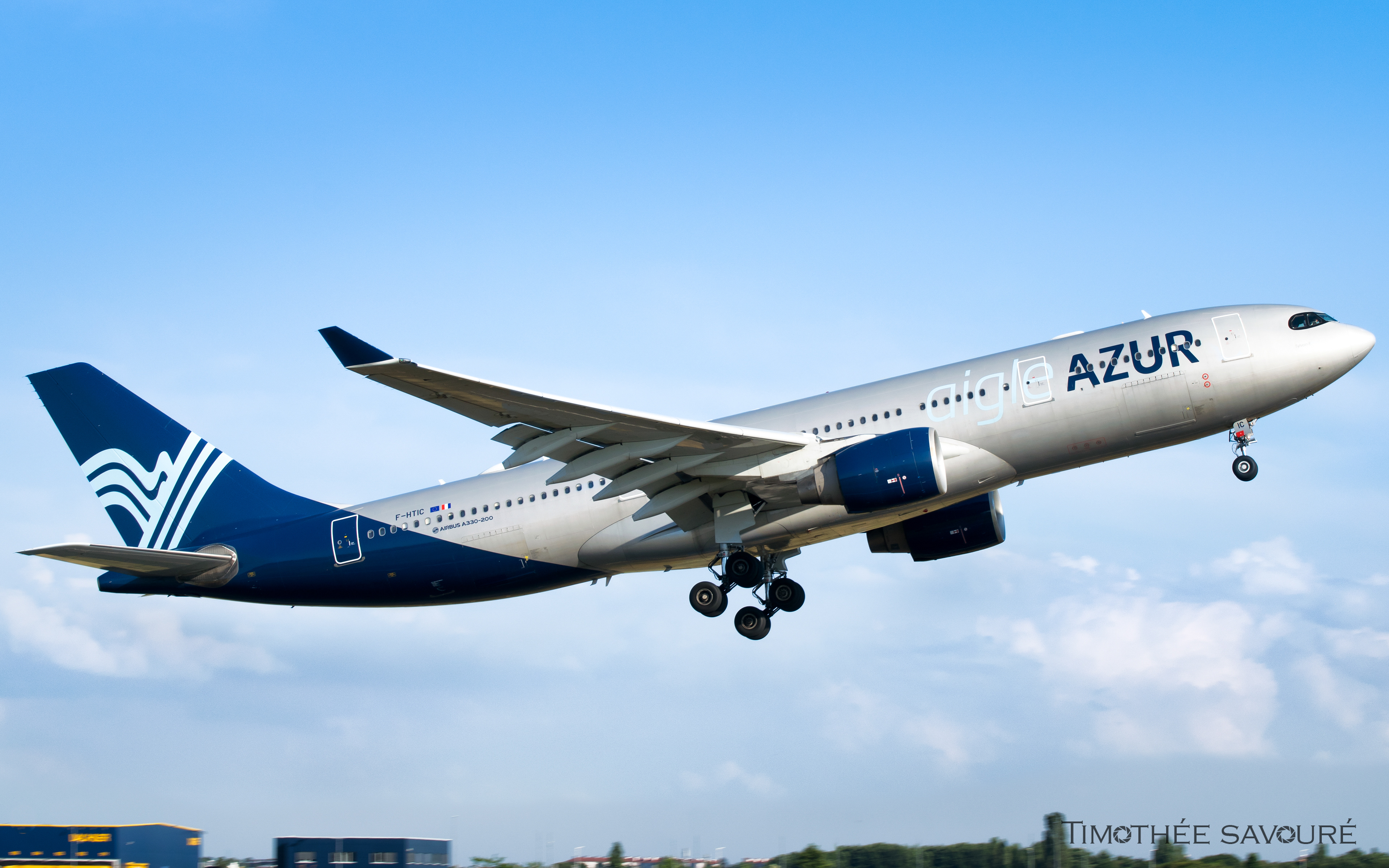 Aigle Azur - Airbus A330-200 | F-HTIC