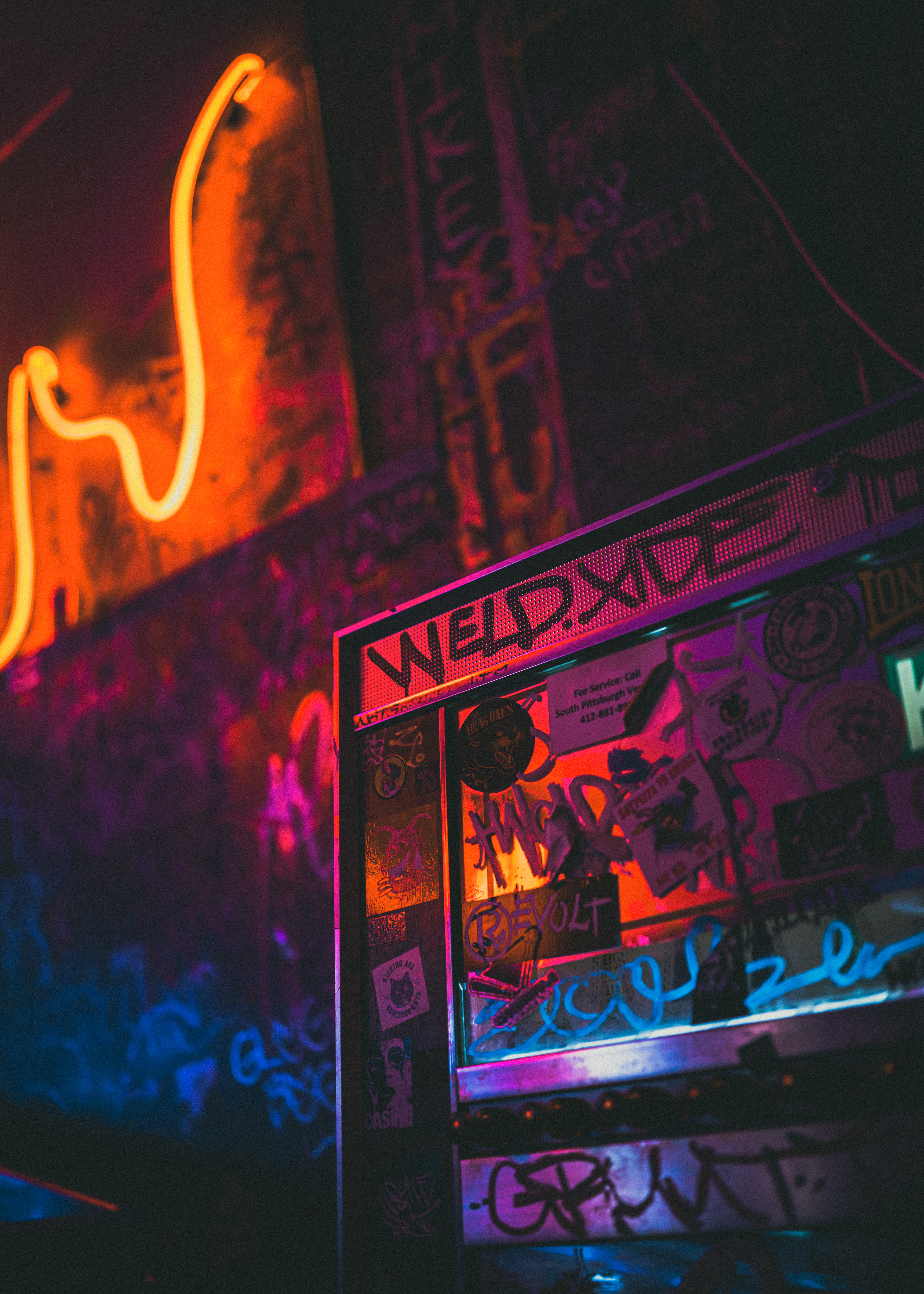#11 Neon