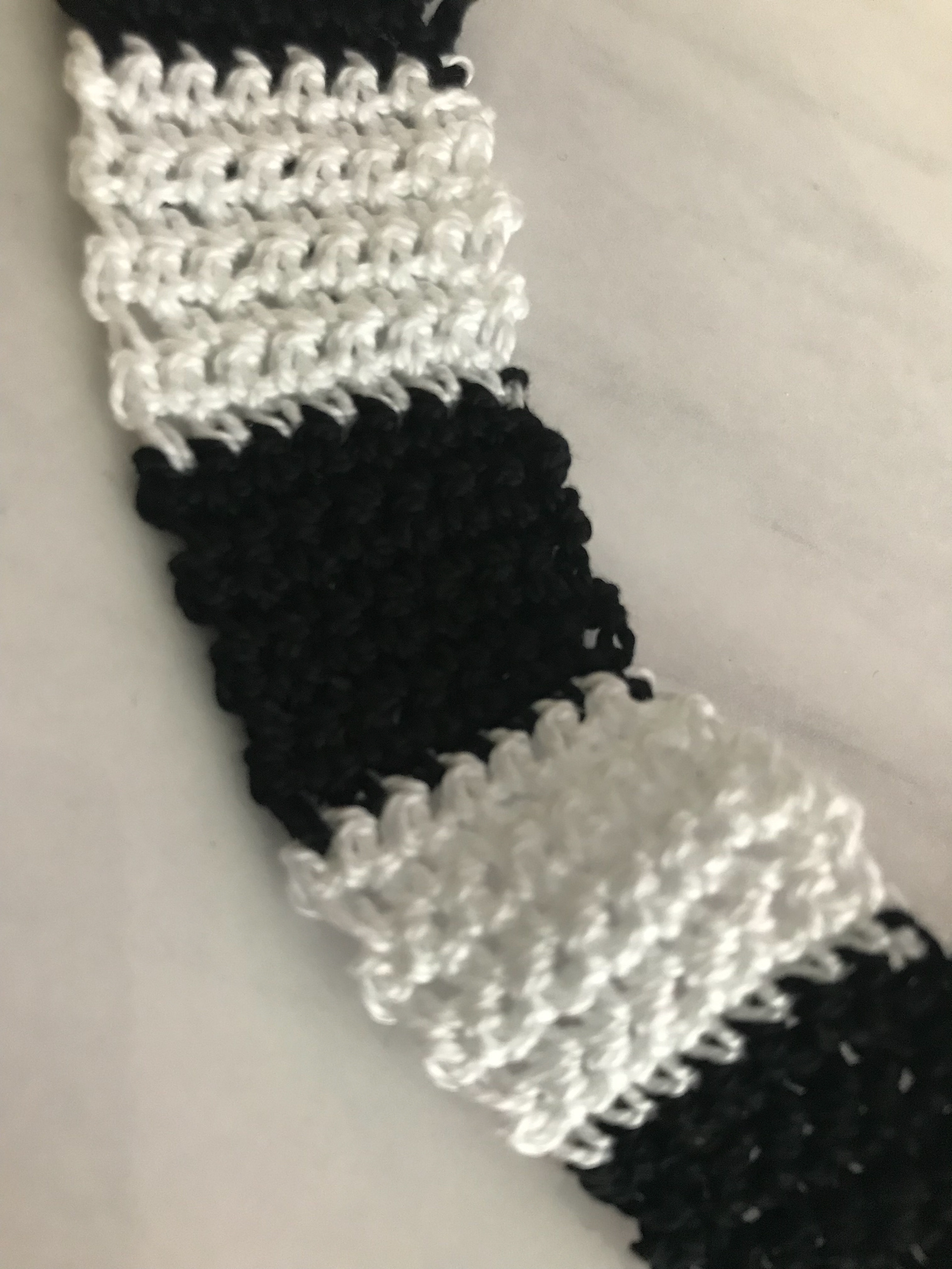 Mini scarf, "Breaking!"