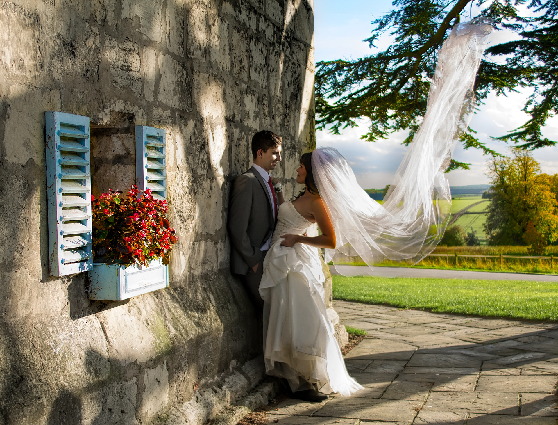 Cannot believe how Tony managed to get so many wonderful photos from our wedding day. He came up with so many fantastic ideas of photos fro us to do. Cannot thank him enough. Paula and Dave xx 