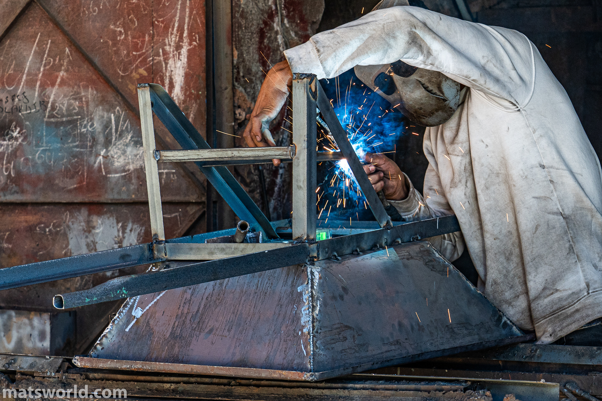 Metal worker in Talat n'Yaaqoub