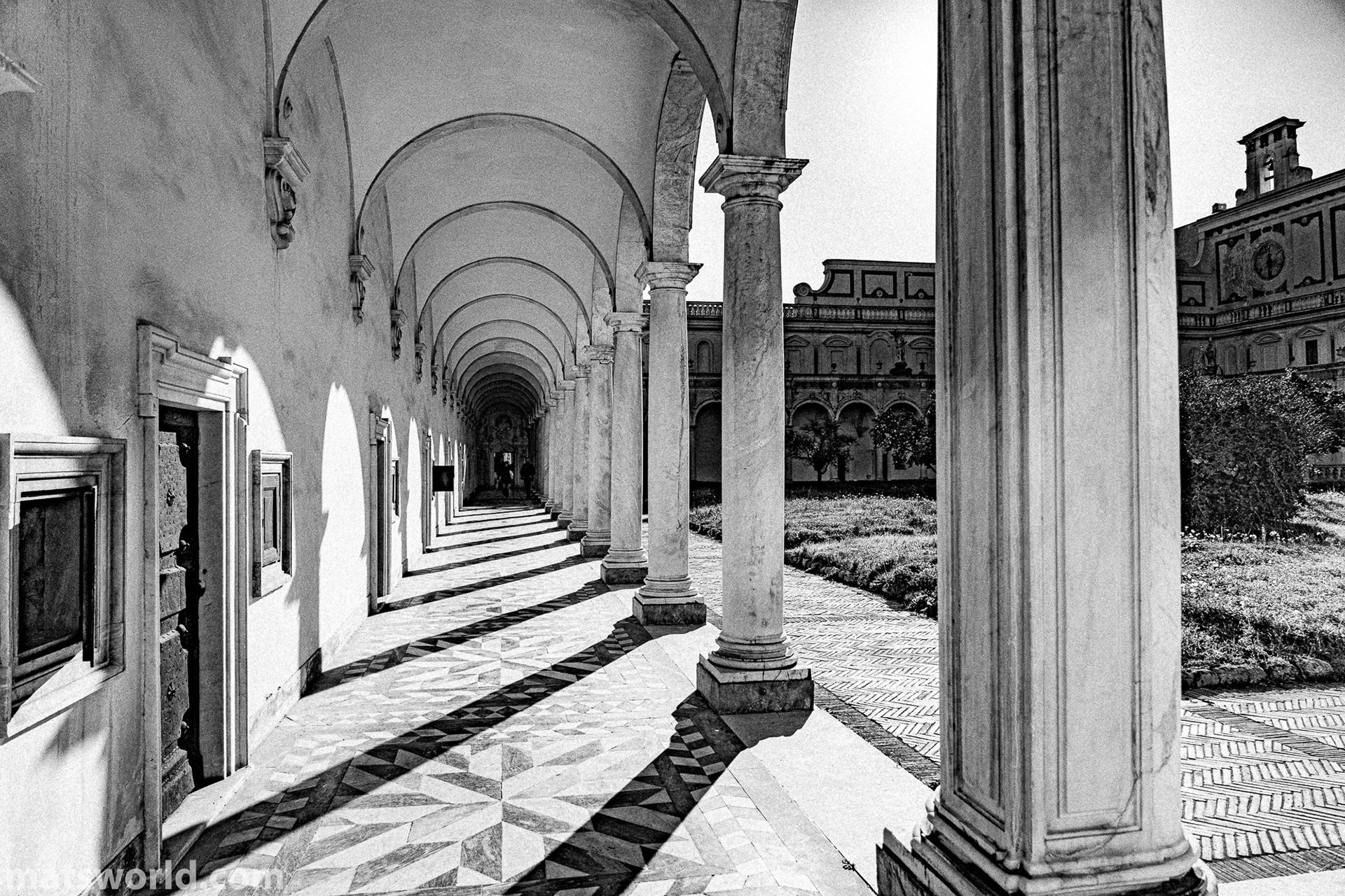 una passegiata per Napoli - le chiese e i monasteri