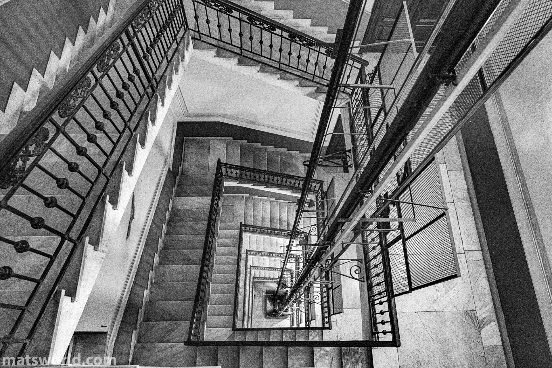 una passegiata per Napoli - gli edifici